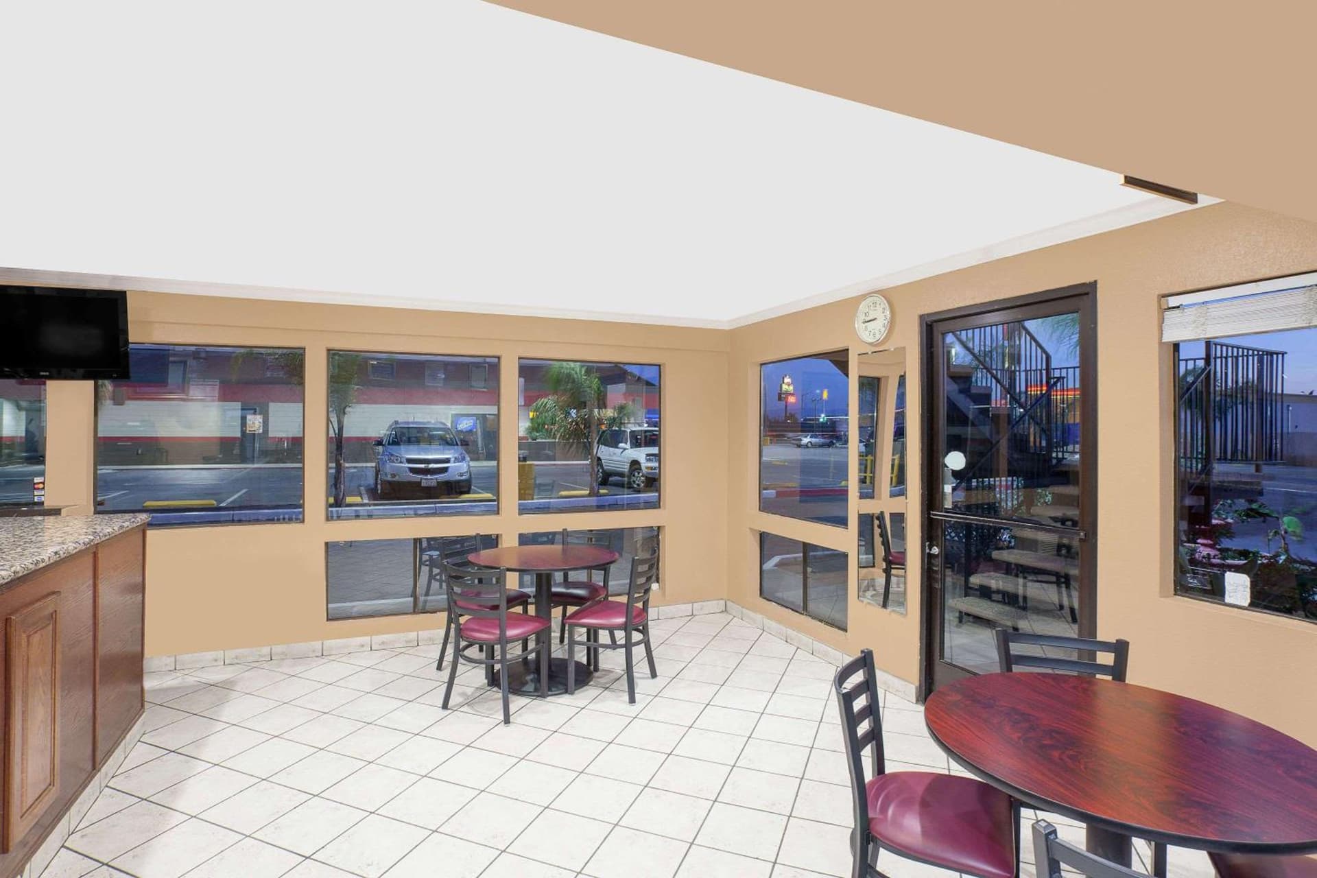 Days Inn by Wyndham Lost Hills interior in Lost Hills, CA — gallery photo 2