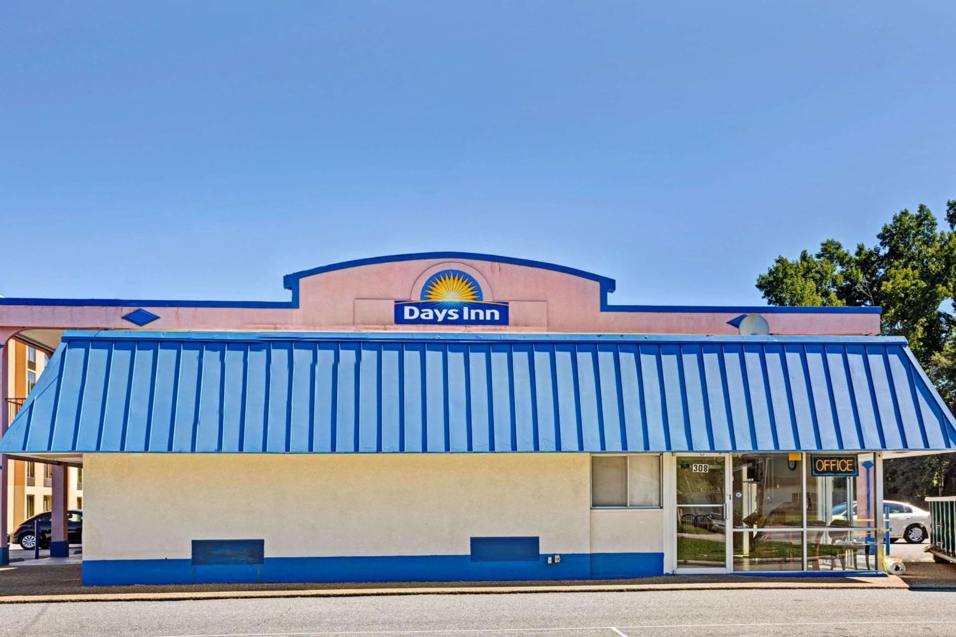 Days Inn by Wyndham Elizabeth City interior in Elizabeth City, NC — gallery photo 2