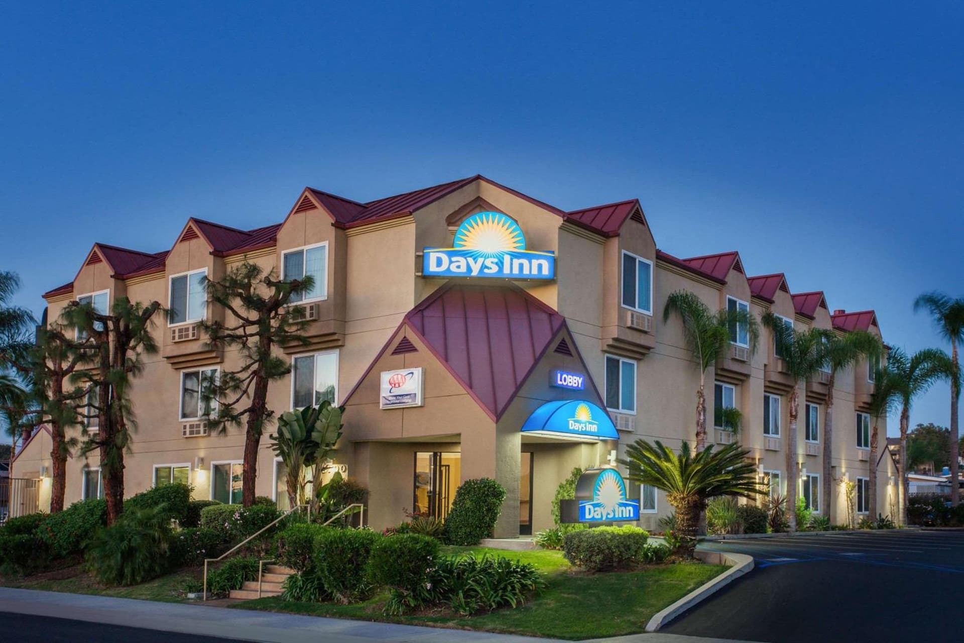 Days Inn by Wyndham Carlsbad property views in Carlsbad, CA — gallery photo 3