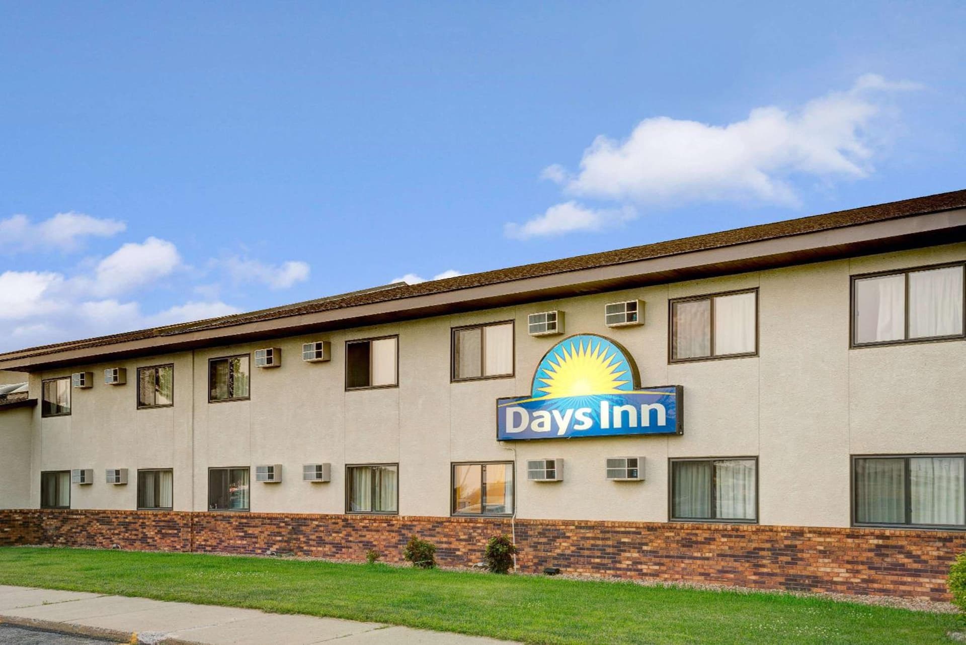 Days Inn by Wyndham Monticello interior in Monticello, MN — gallery photo 2