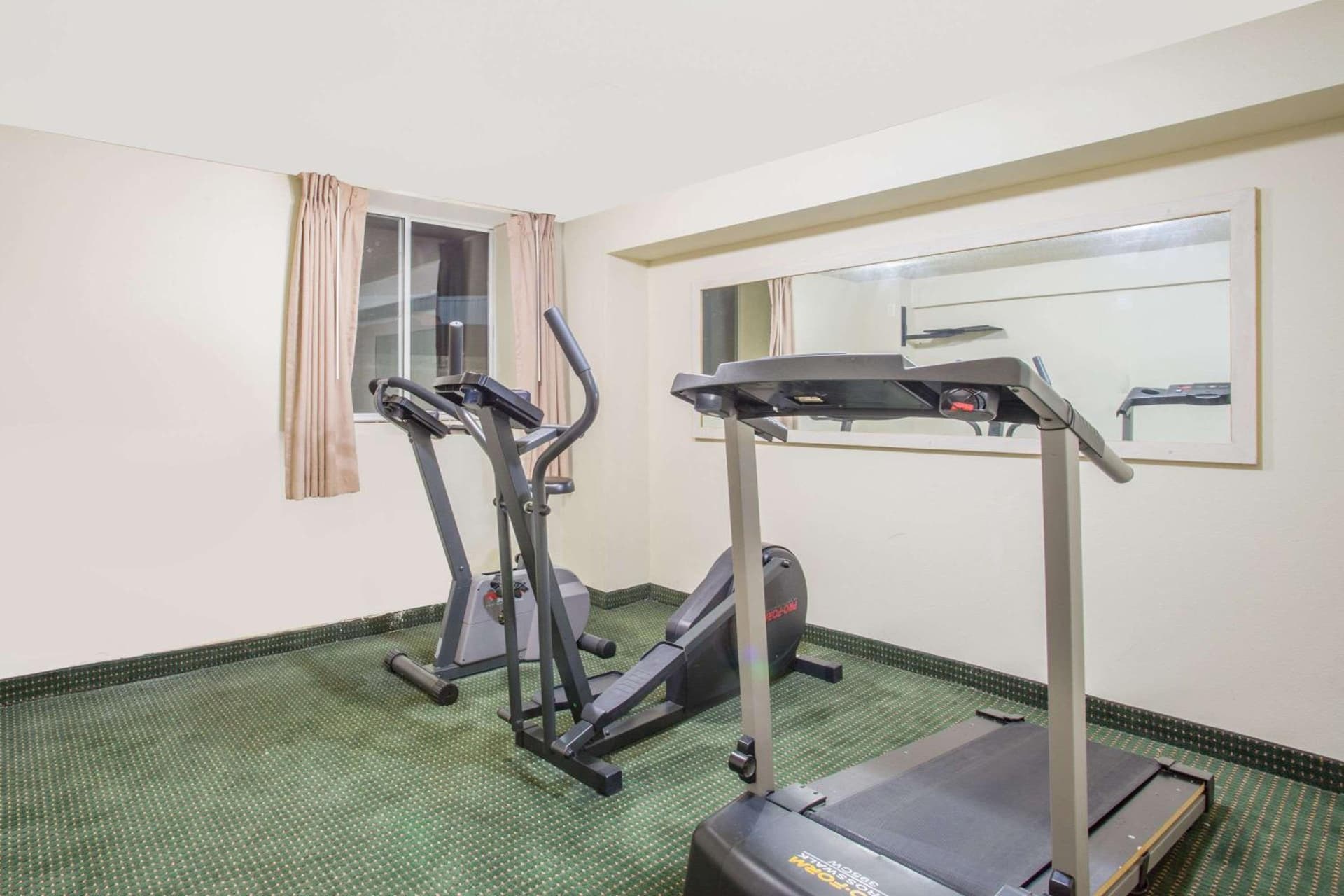 Days Inn by Wyndham Custer property views in Custer, SD — gallery photo 3
