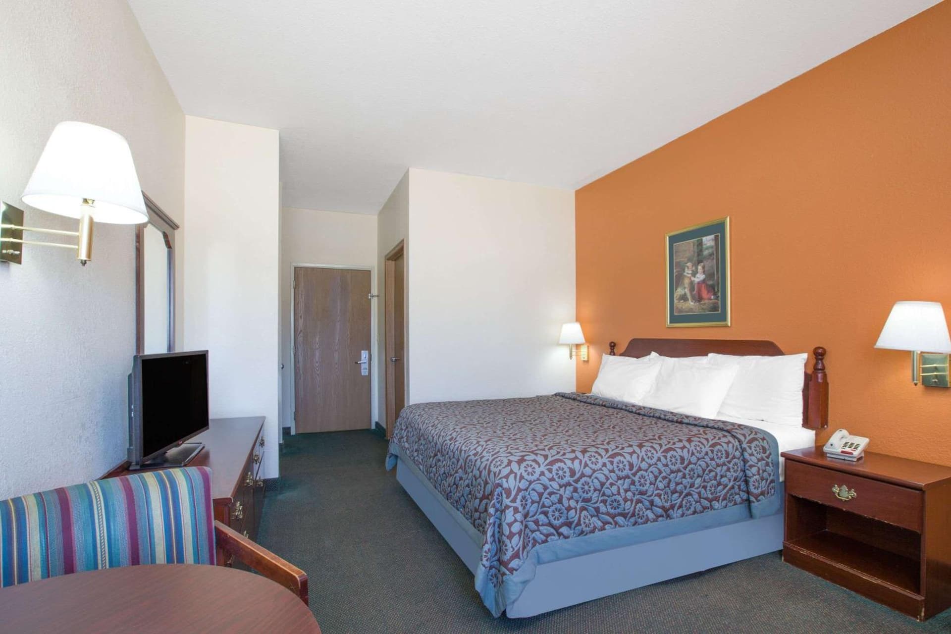 Days Inn by Wyndham Butler property views in Butler, MO — gallery photo 3