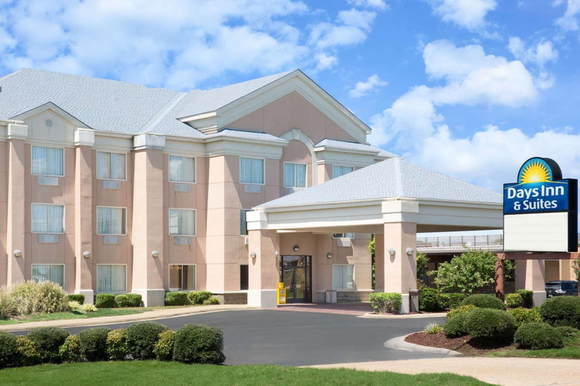 Days Inn & Suites by Wyndham Pocahontas featured exterior or lobby in Pocahontas, AR — similar hotel