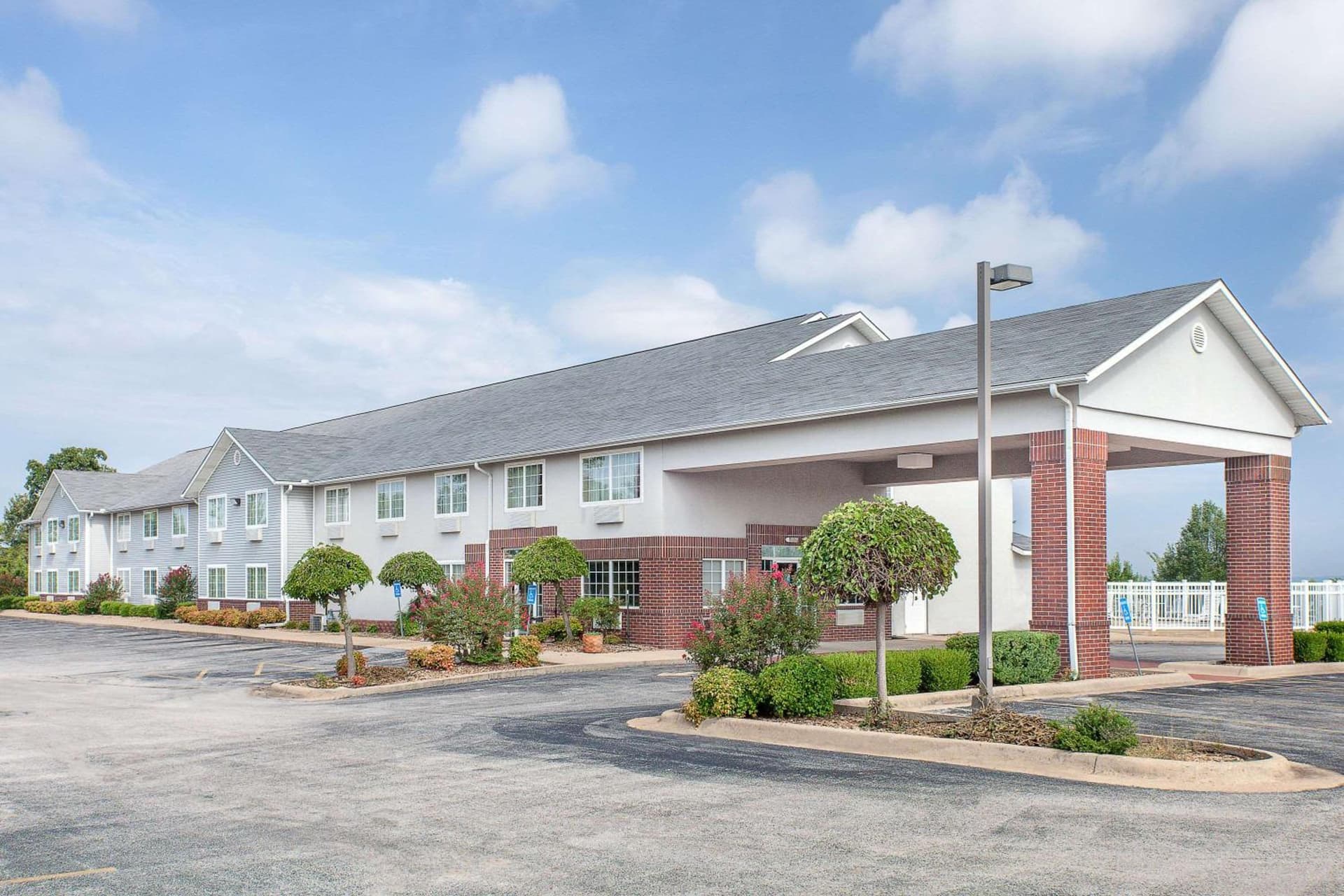 Days Inn by Wyndham Mountain Home featured exterior or lobby in Mountain Home, AR — similar hotel