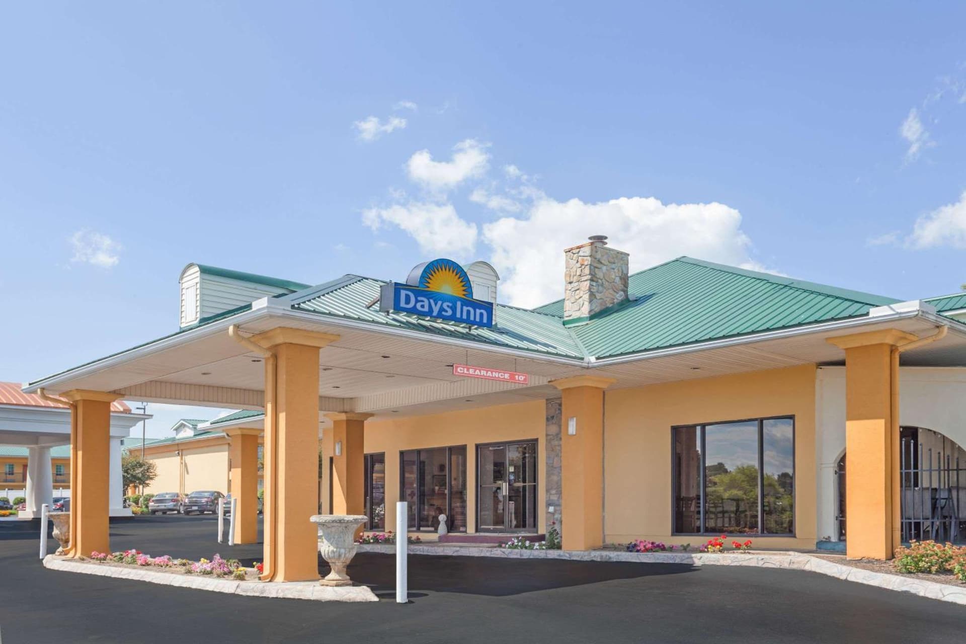 Days Inn by Wyndham Lenoir City — hotel in Lenoir City, Tennessee