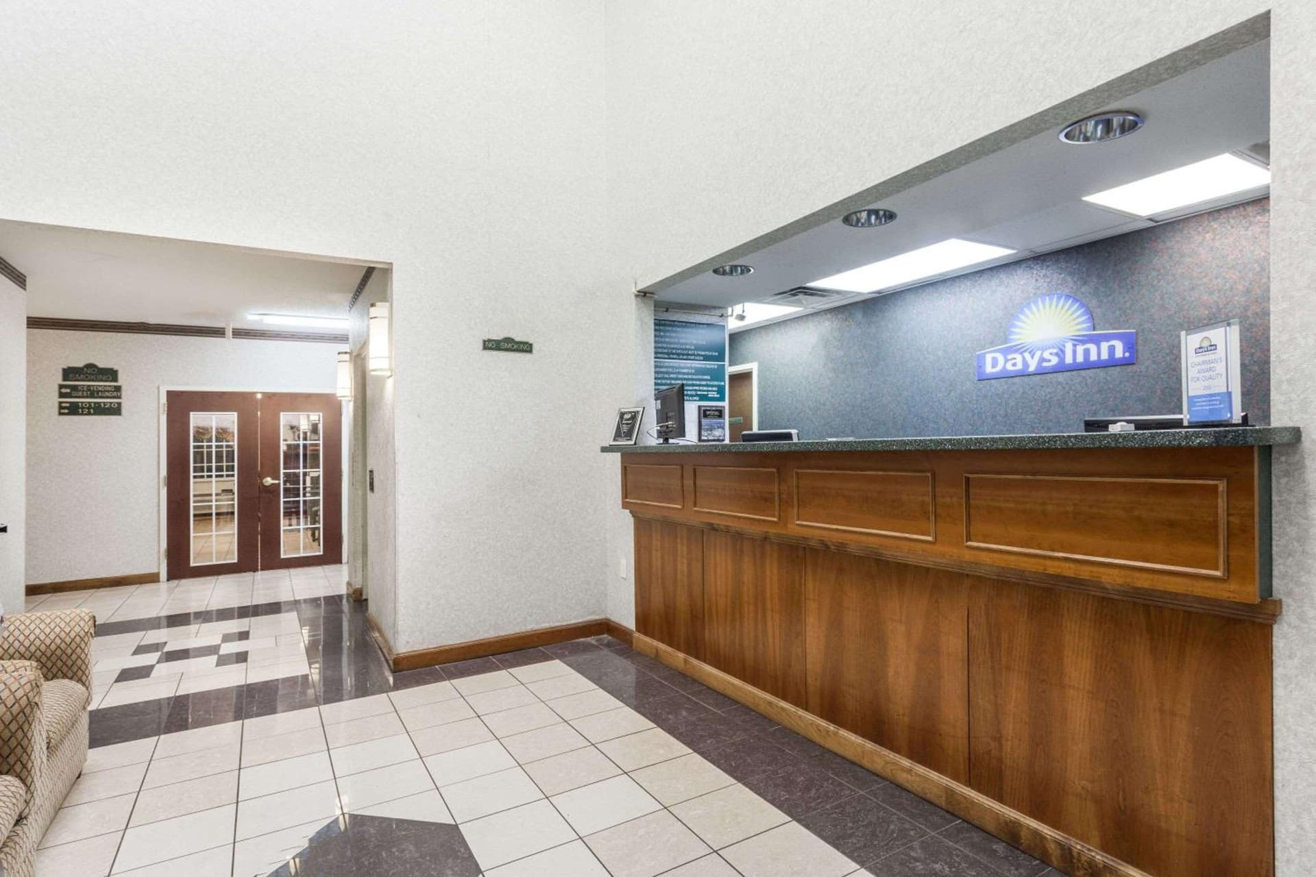 Days Inn & Suites by Wyndham Huntsville property views in Huntsville, AL — gallery photo 3
