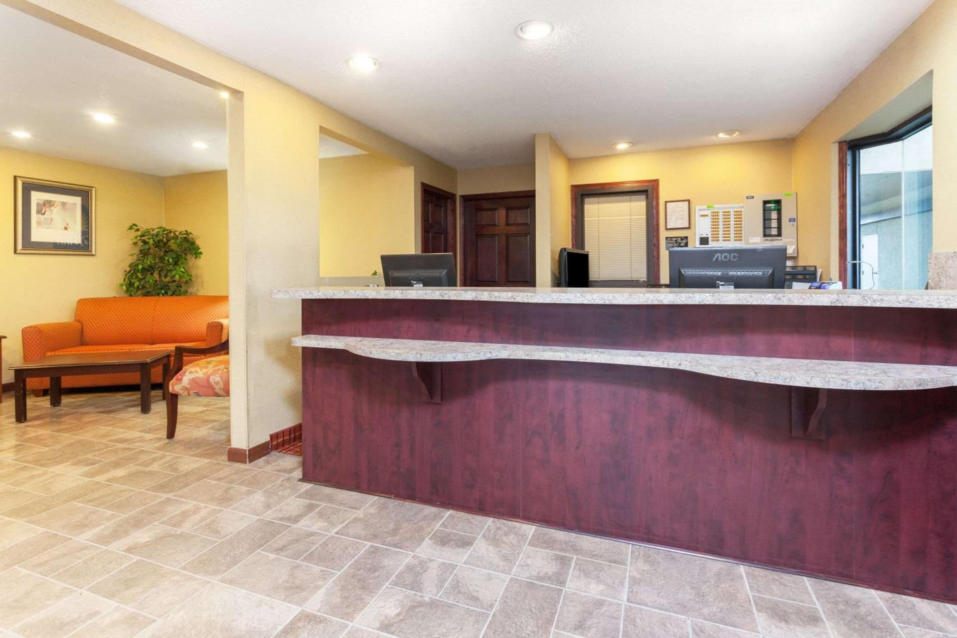 Days Inn by Wyndham Maumee/Toledo property views in Maumee, OH — gallery photo 3