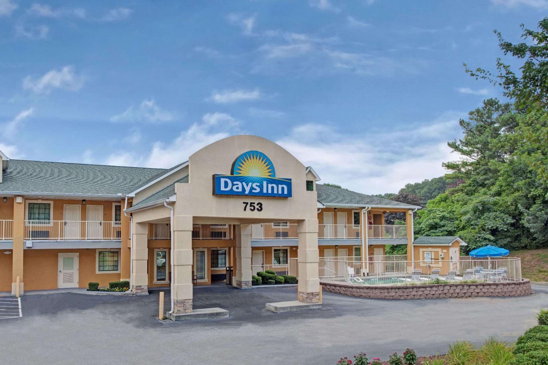 Days Inn by Wyndham Marietta White Water interior in Marietta, GA — gallery photo 2