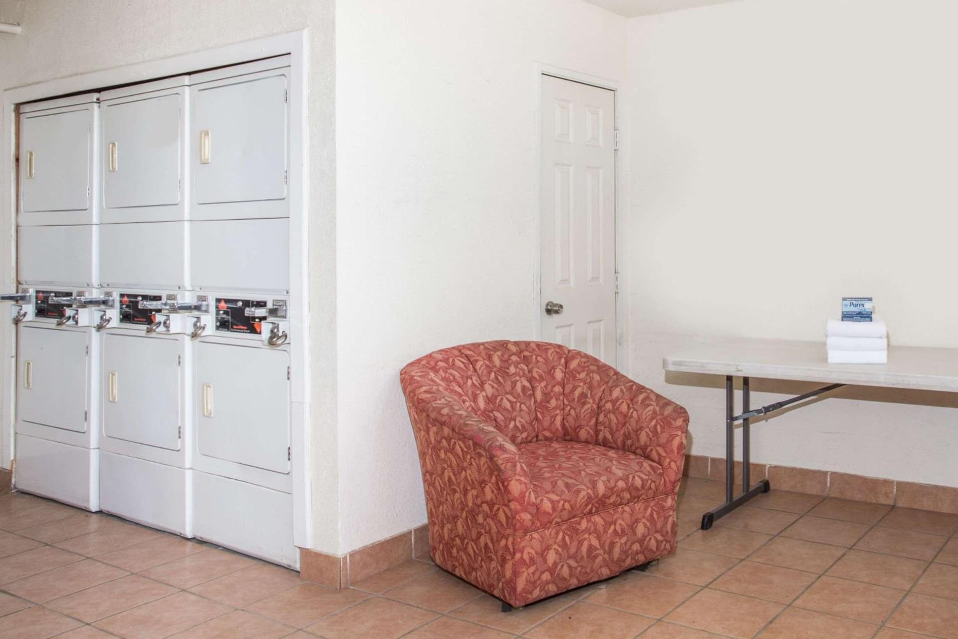 The Grand Inn Peoria interior in Peoria, AZ — gallery photo 2