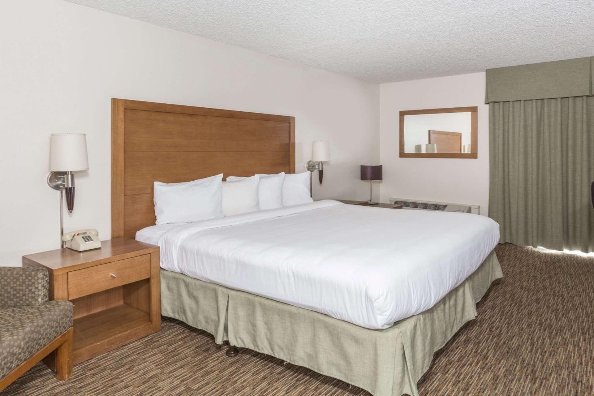 The Grand Inn Peoria gallery photo in Peoria, AZ — image 8