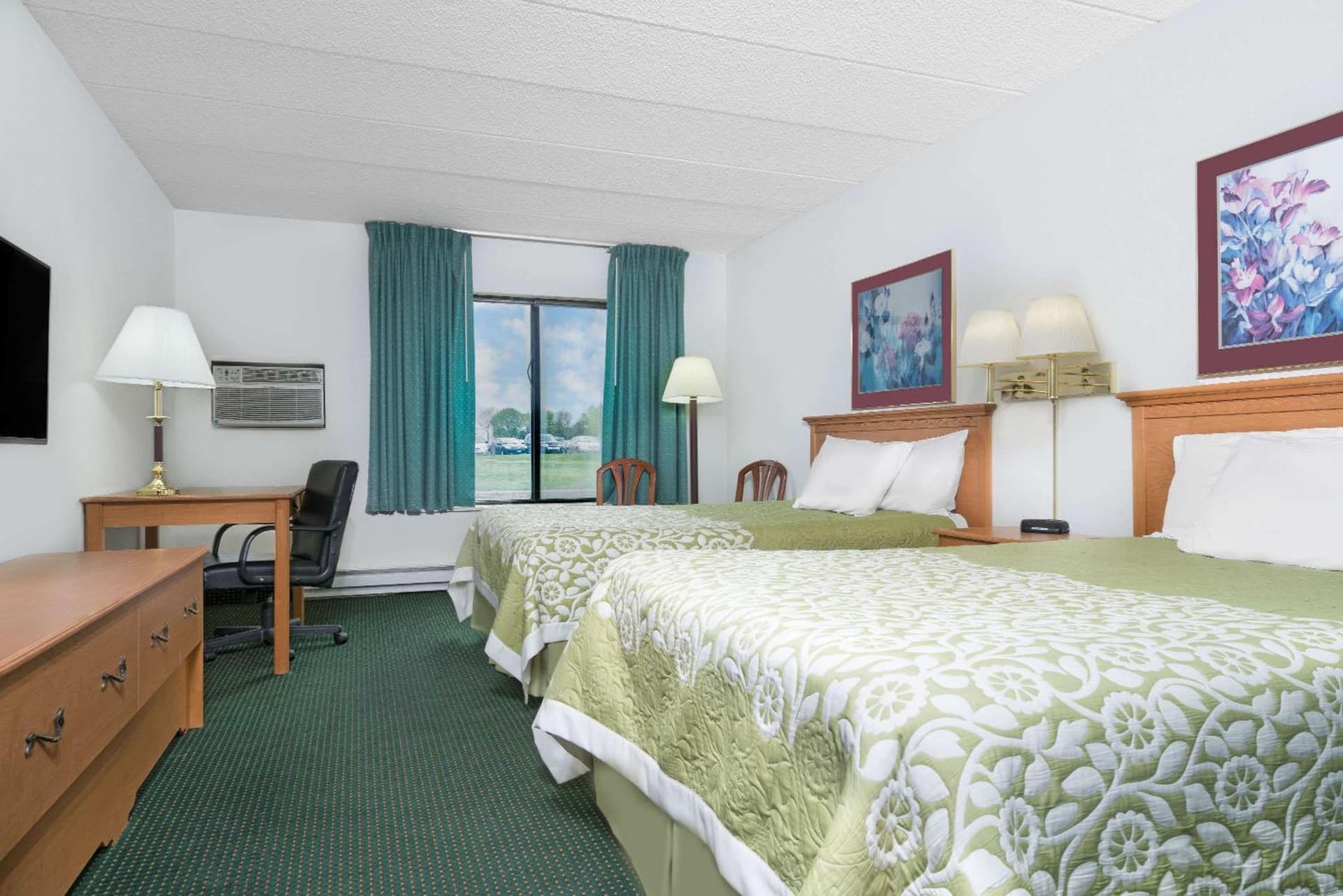 Days Inn by Wyndham St Cloud gallery photo in Saint Cloud, MN — image 5