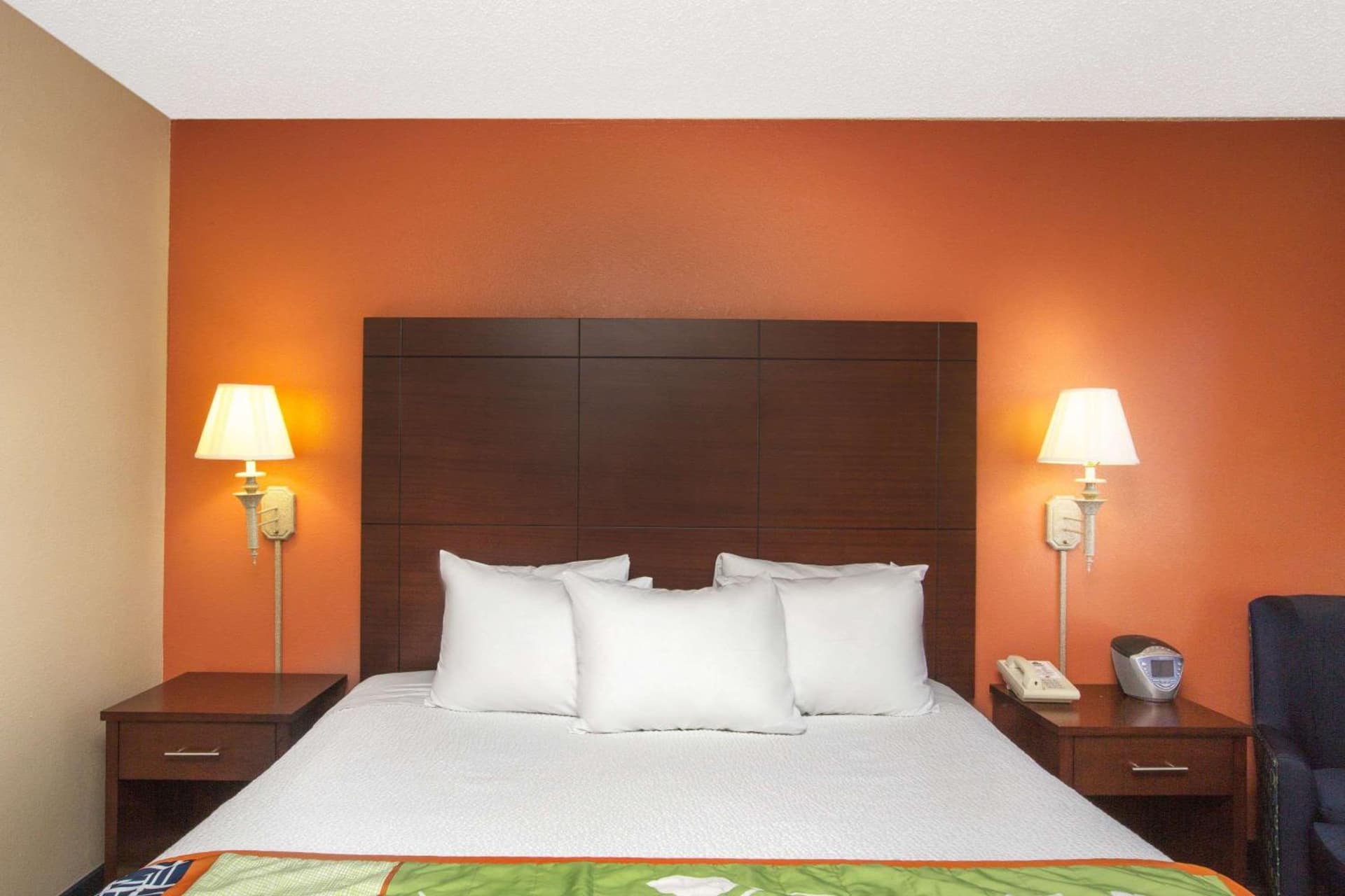 Days Inn by Wyndham Fremont gallery photo in Fremont, CA — image 11