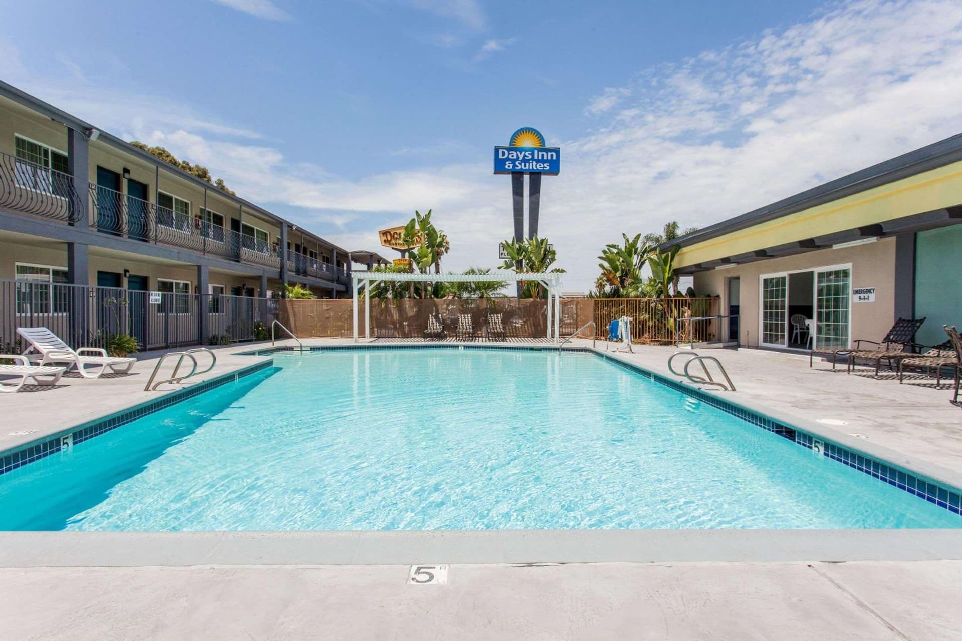 Days Inn by Wyndham San Diego-East/El Cajon gallery photo in El Cajon, CA — image 4