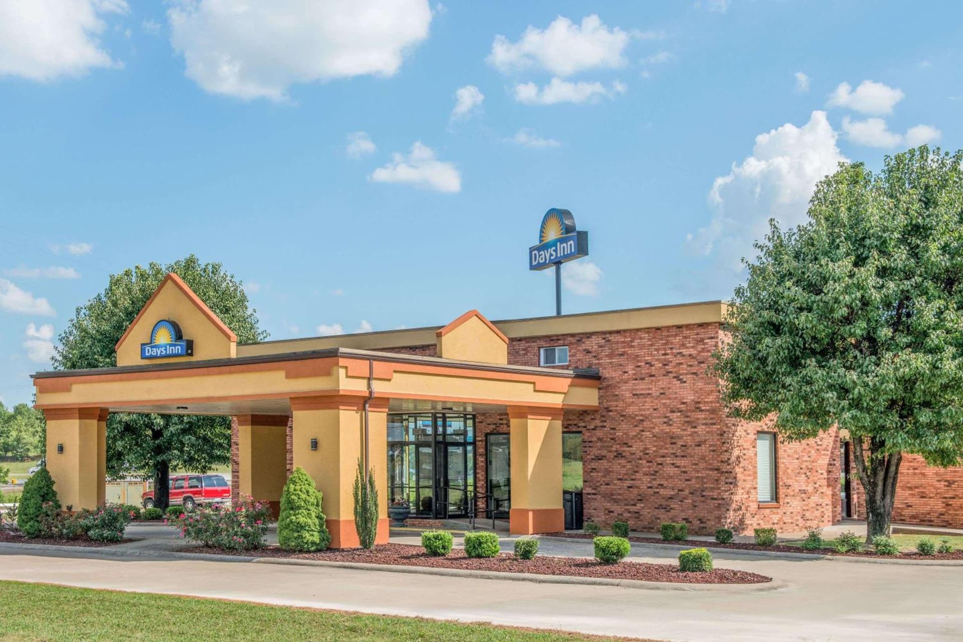 Days Inn by Wyndham Calvert City - Paducah East featured exterior or lobby in Calvert City, KY — similar hotel