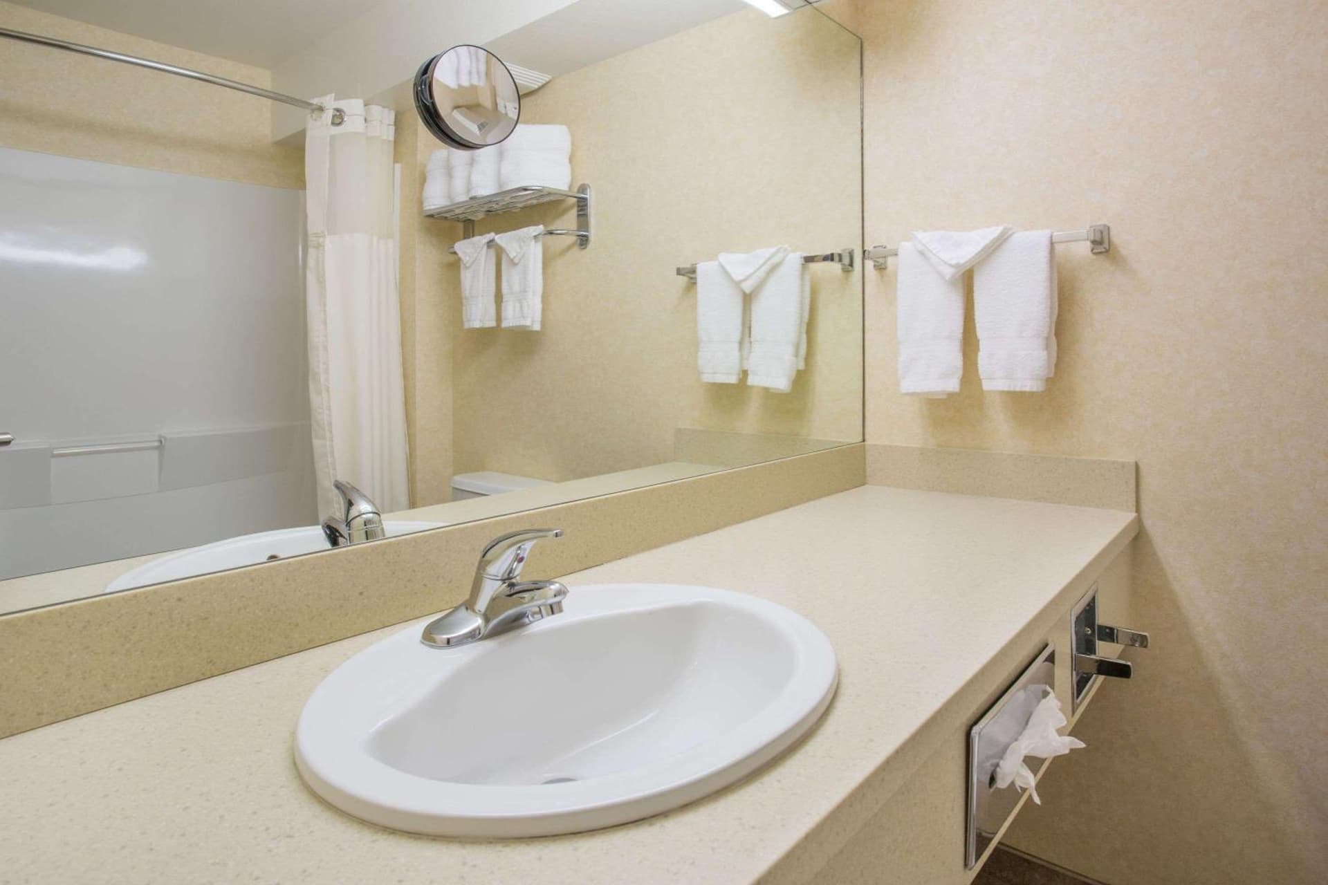 Days Inn by Wyndham Manitou Springs gallery photo in Manitou Springs, CO — image 17