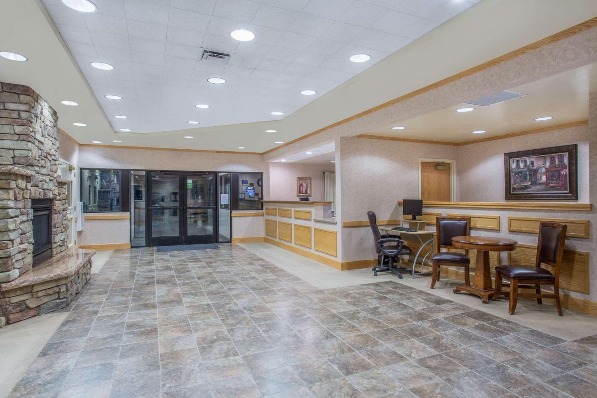 Days Inn by Wyndham Chino Valley interior in Chino Valley, AZ — gallery photo 2
