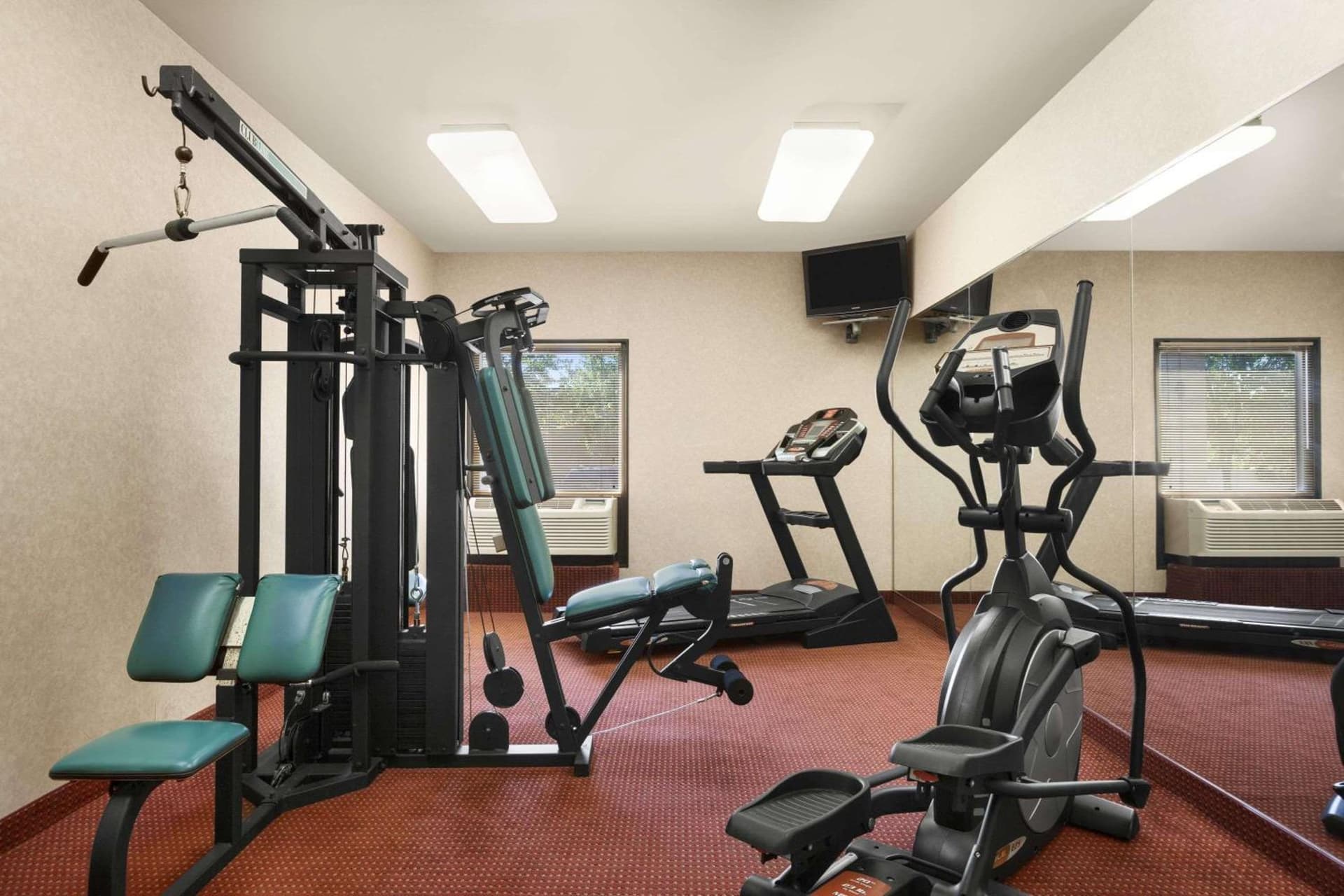 Days Inn & Suites by Wyndham Cedar Rapids gallery photo in Cedar Rapids, IA — image 38