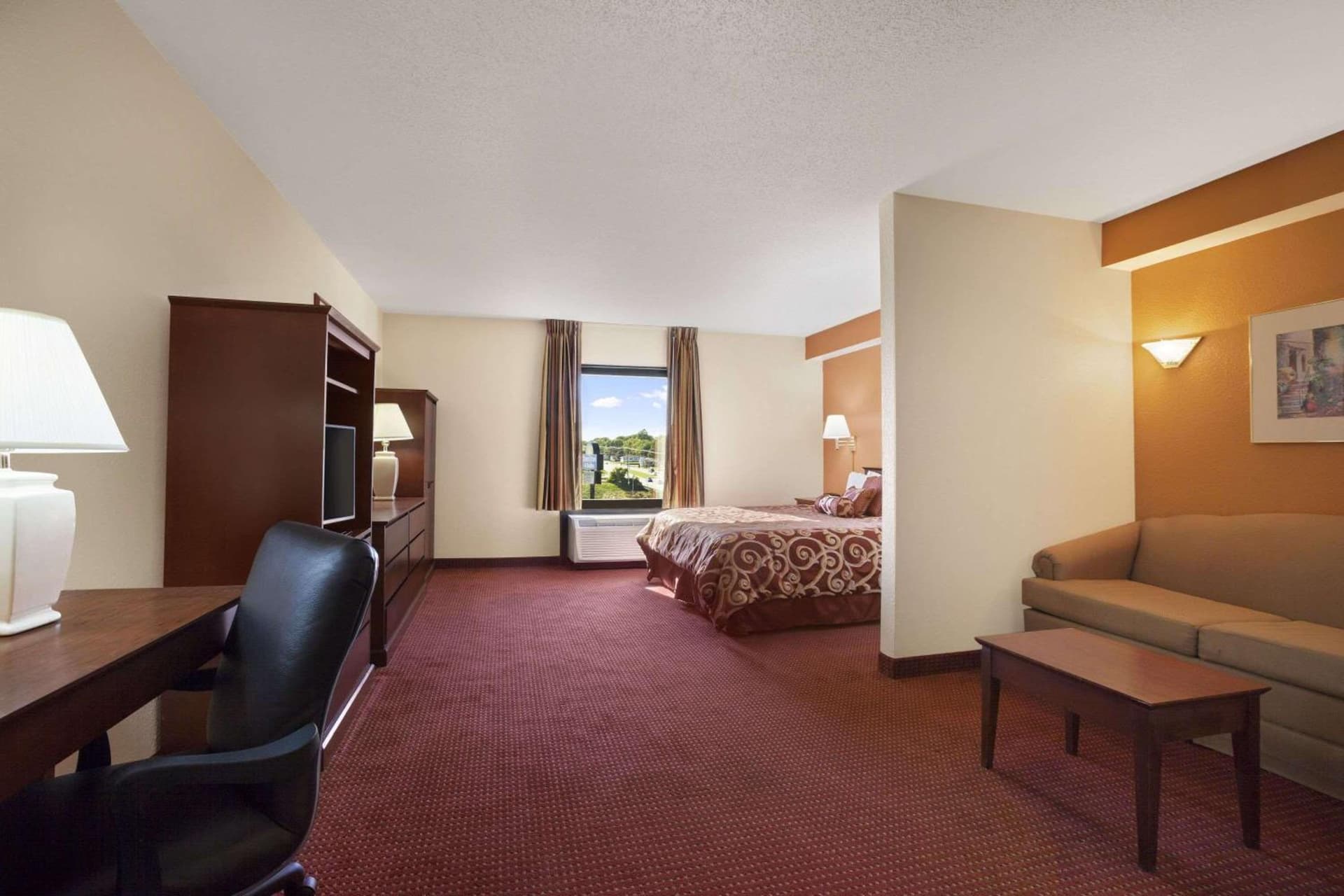 Days Inn & Suites by Wyndham Cedar Rapids gallery photo in Cedar Rapids, IA — image 35