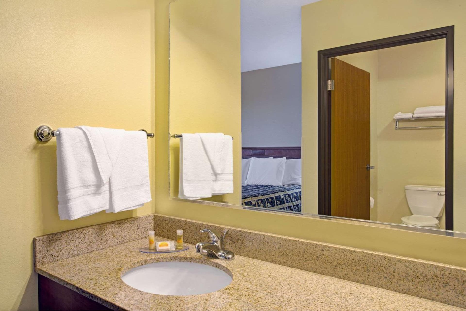 Days Inn by Wyndham Brigham City gallery photo in Brigham City, UT — image 5