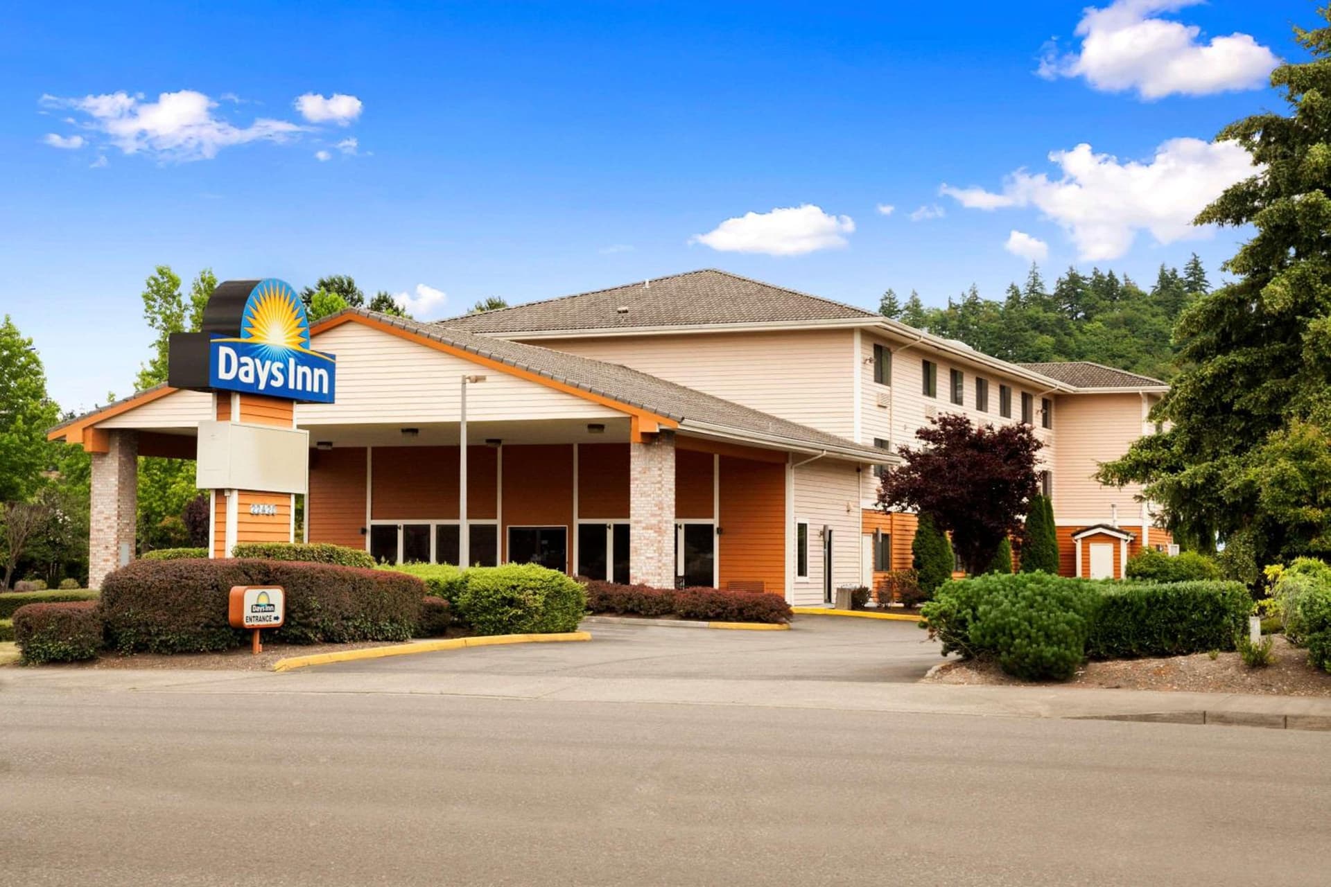 Spark by Hilton Kent Seattle featured exterior or lobby in Kent, WA — similar hotel
