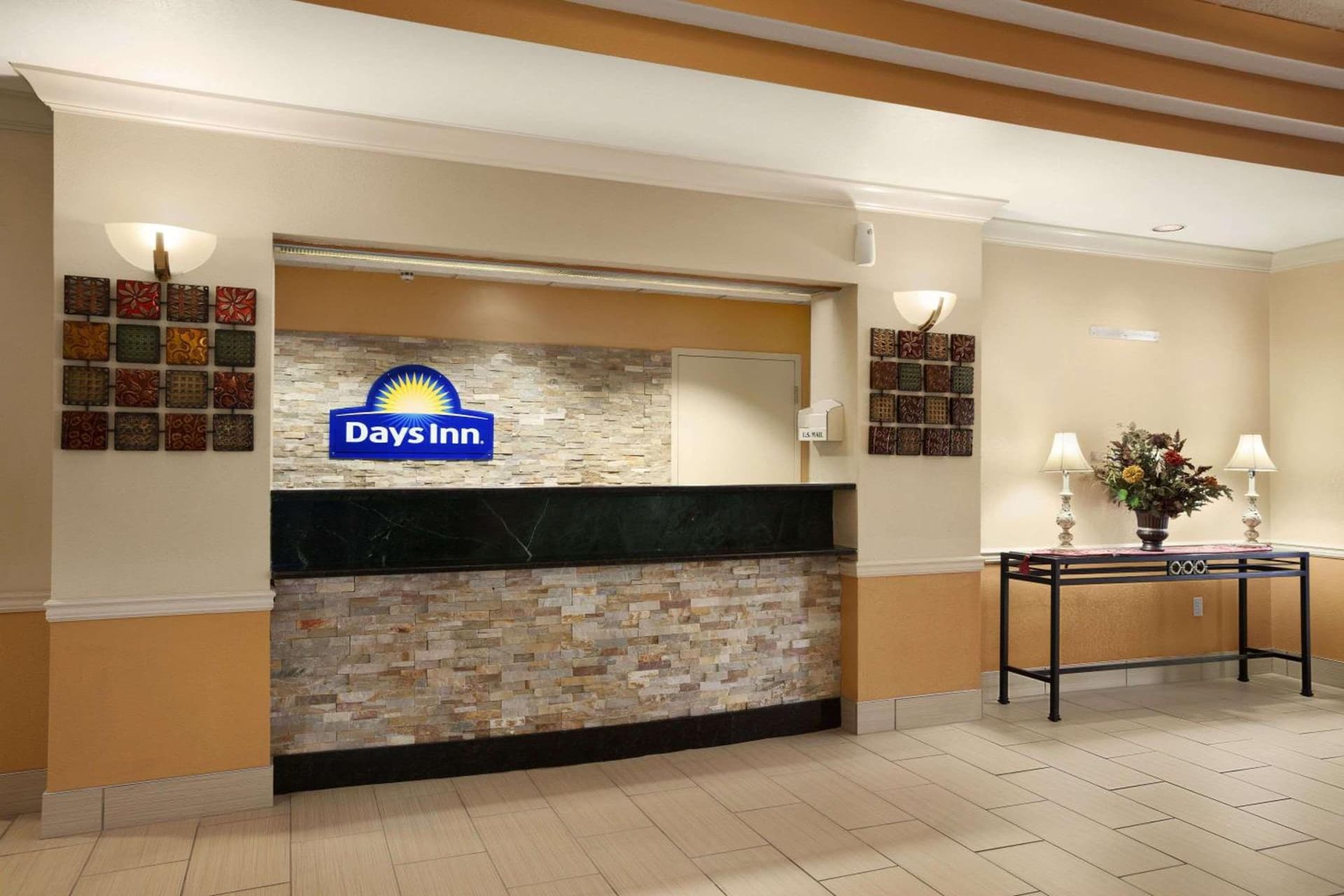Days Inn & Suites by Wyndham Cedar Rapids property views in Cedar Rapids, IA — gallery photo 3