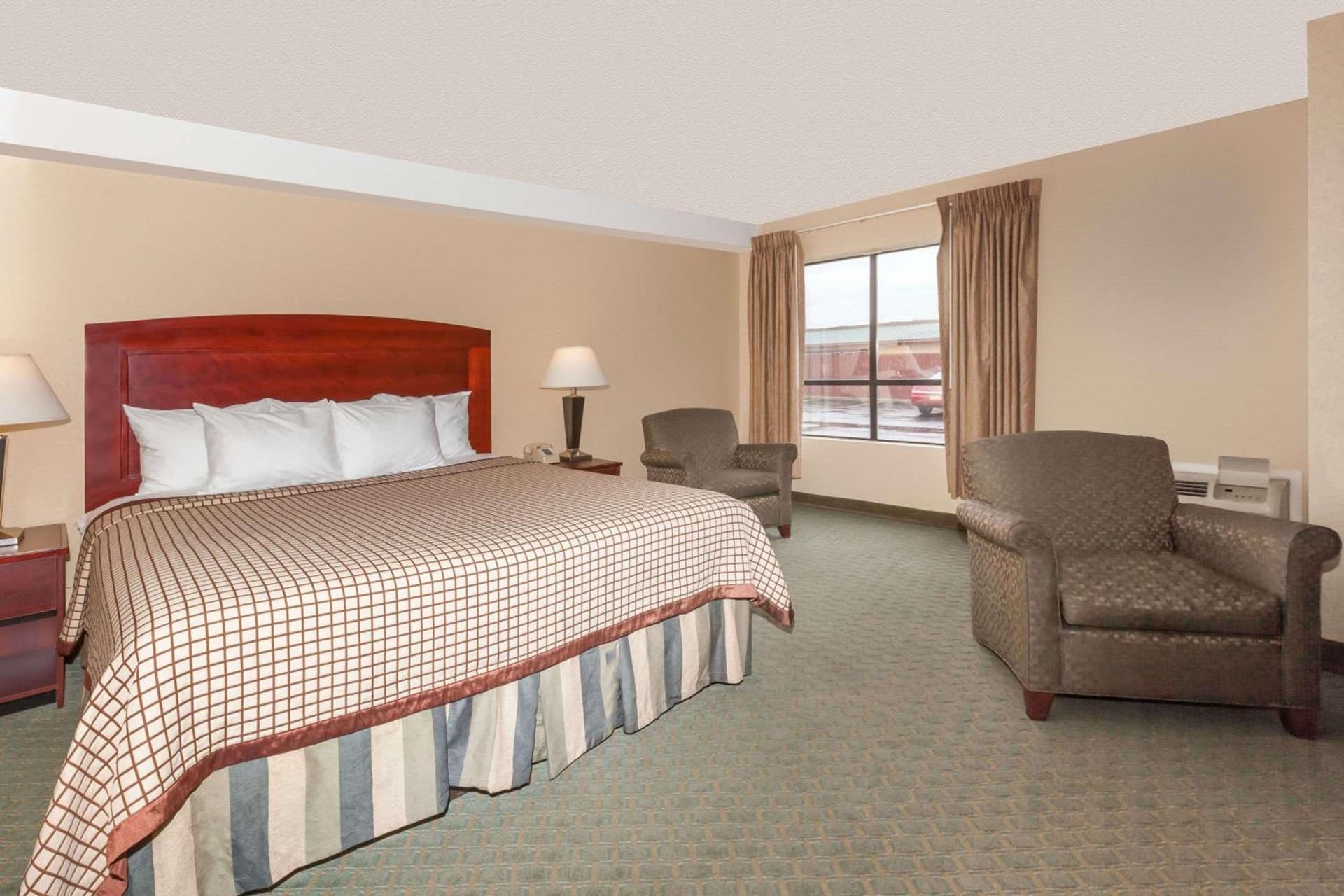Days Inn by Wyndham Utica gallery photo in Utica, NY — image 4