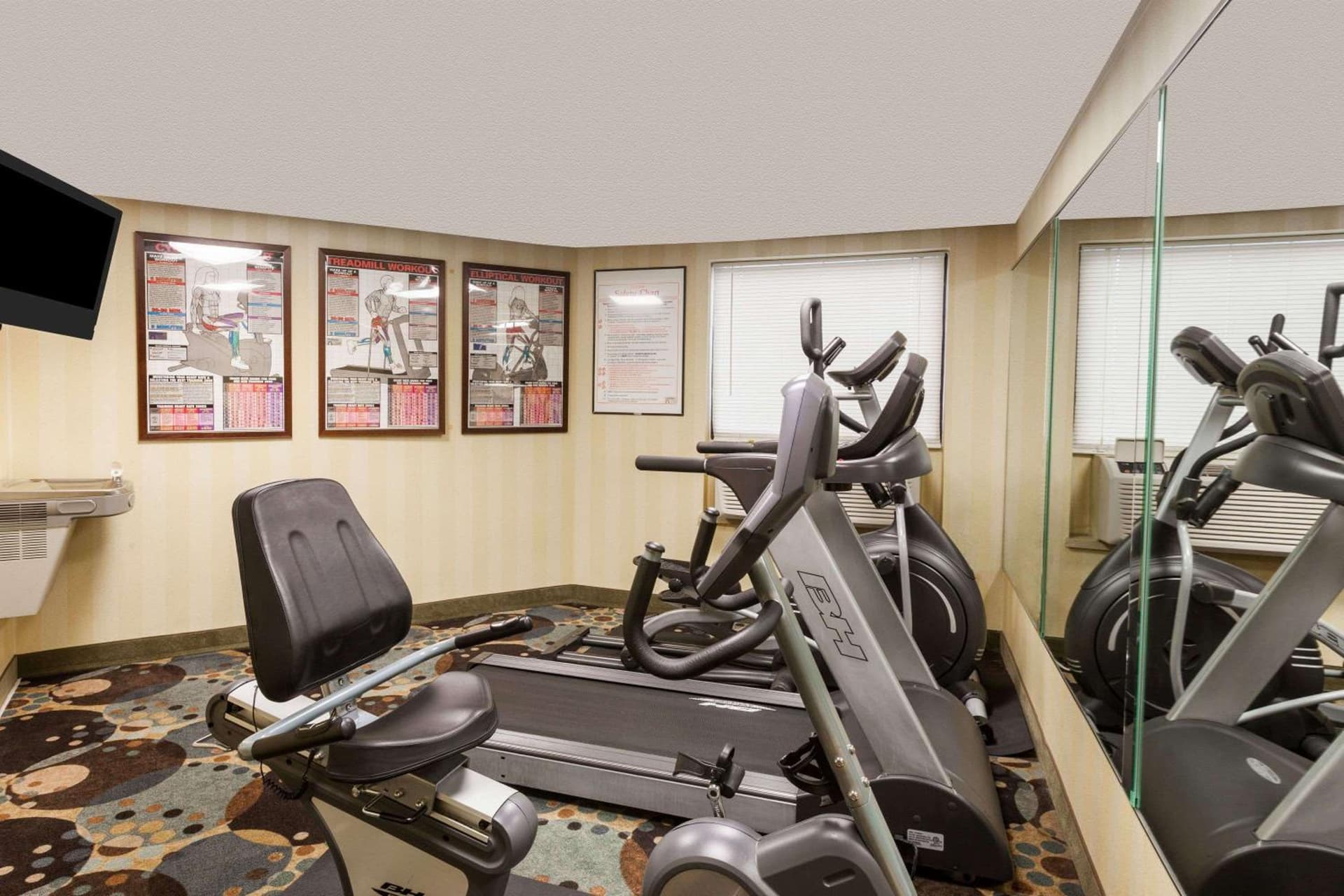 Days Inn by Wyndham Utica property views in Utica, NY — gallery photo 3