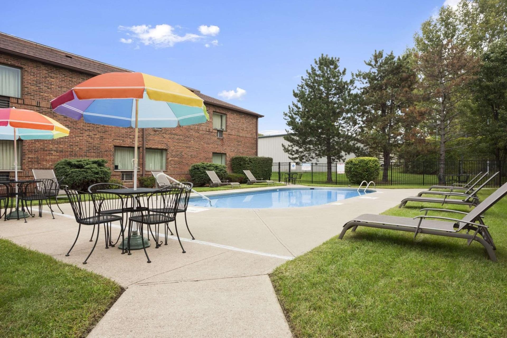 Days Inn by Wyndham Middletown gallery photo in Middletown, OH — image 20
