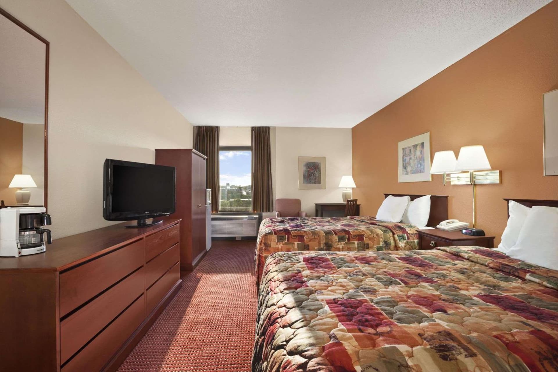 Days Inn & Suites by Wyndham Cedar Rapids gallery photo in Cedar Rapids, IA — image 21