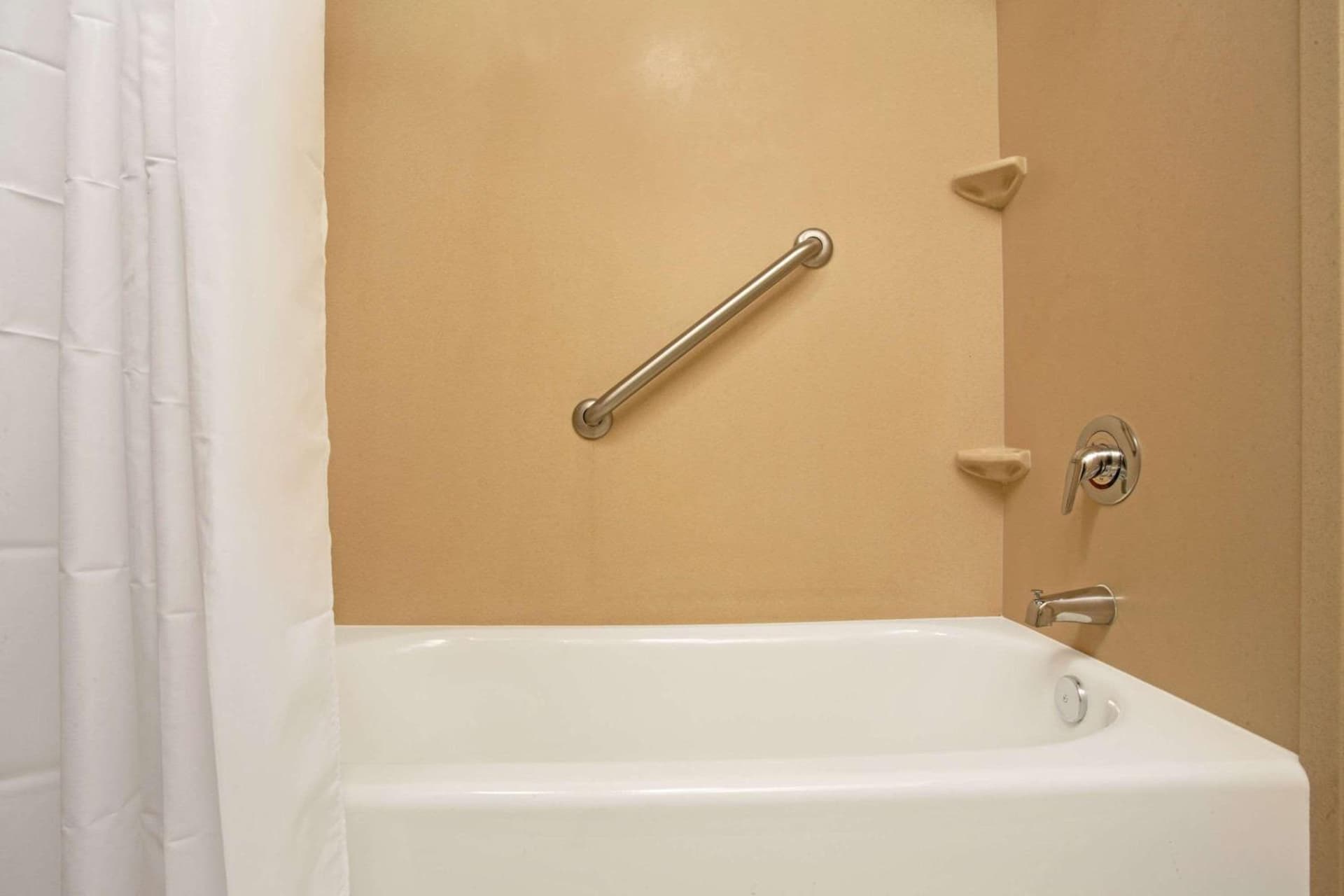 Days Inn by Wyndham Brigham City gallery photo in Brigham City, UT — image 4