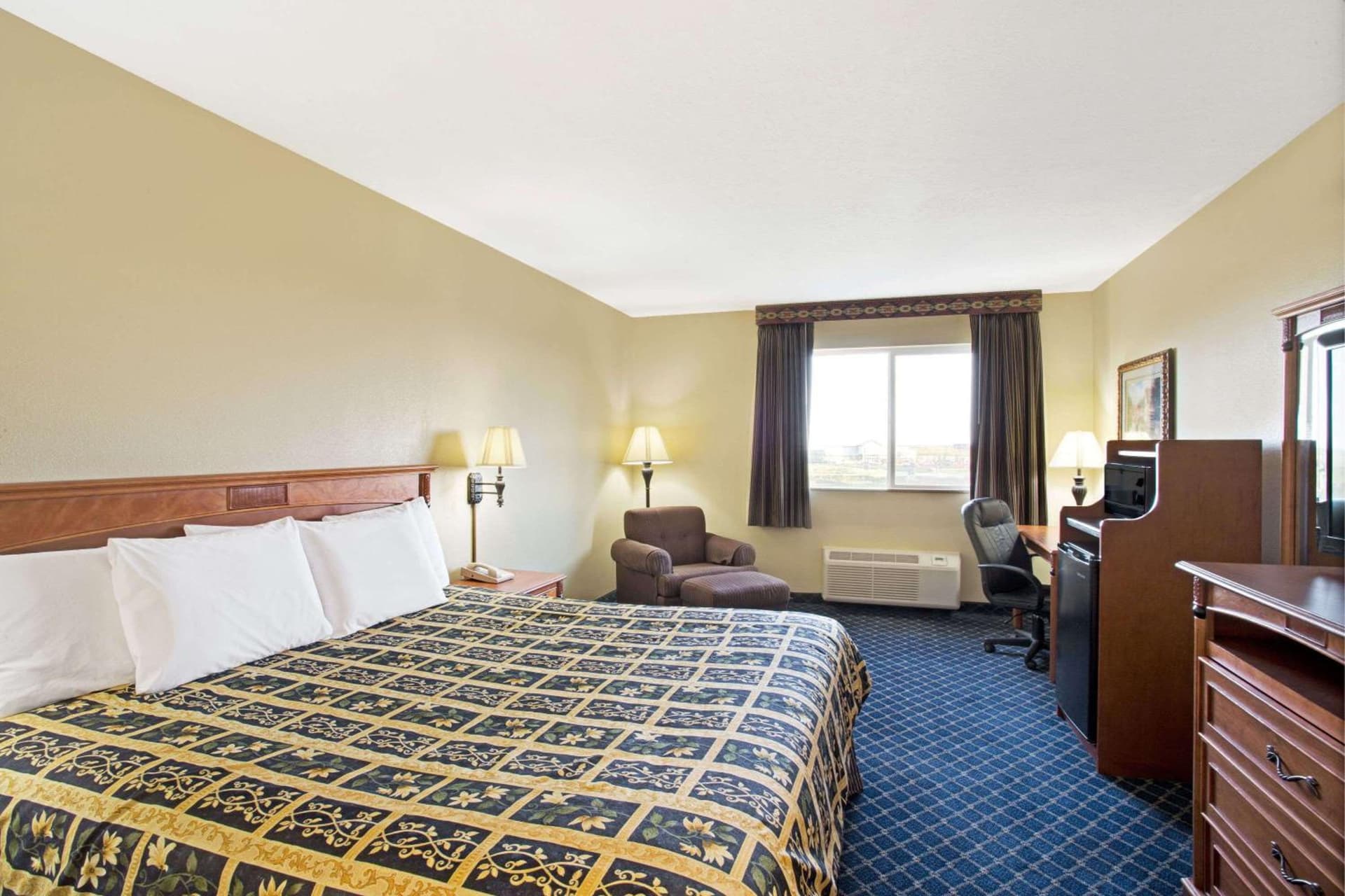 Days Inn by Wyndham Brigham City gallery photo in Brigham City, UT — image 13