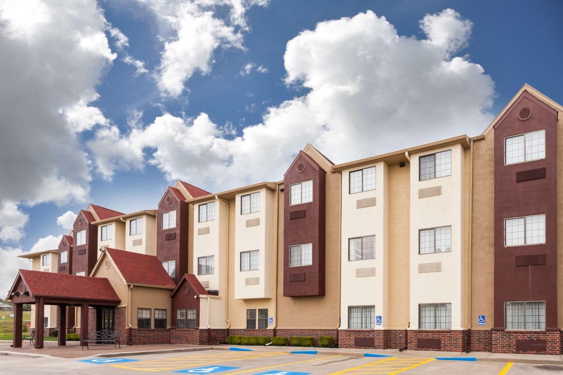 Days Inn by Wyndham near Kansas Speedway exterior or lobby in Kansas City, KS — main listing photo