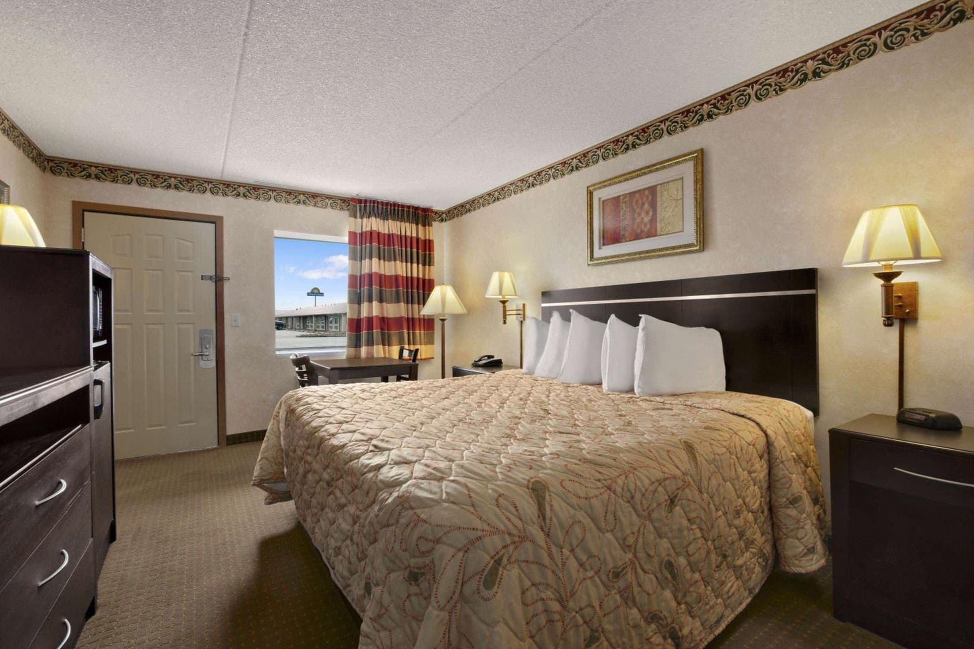 Days Inn by Wyndham Grantville interior in Grantville, PA — gallery photo 2