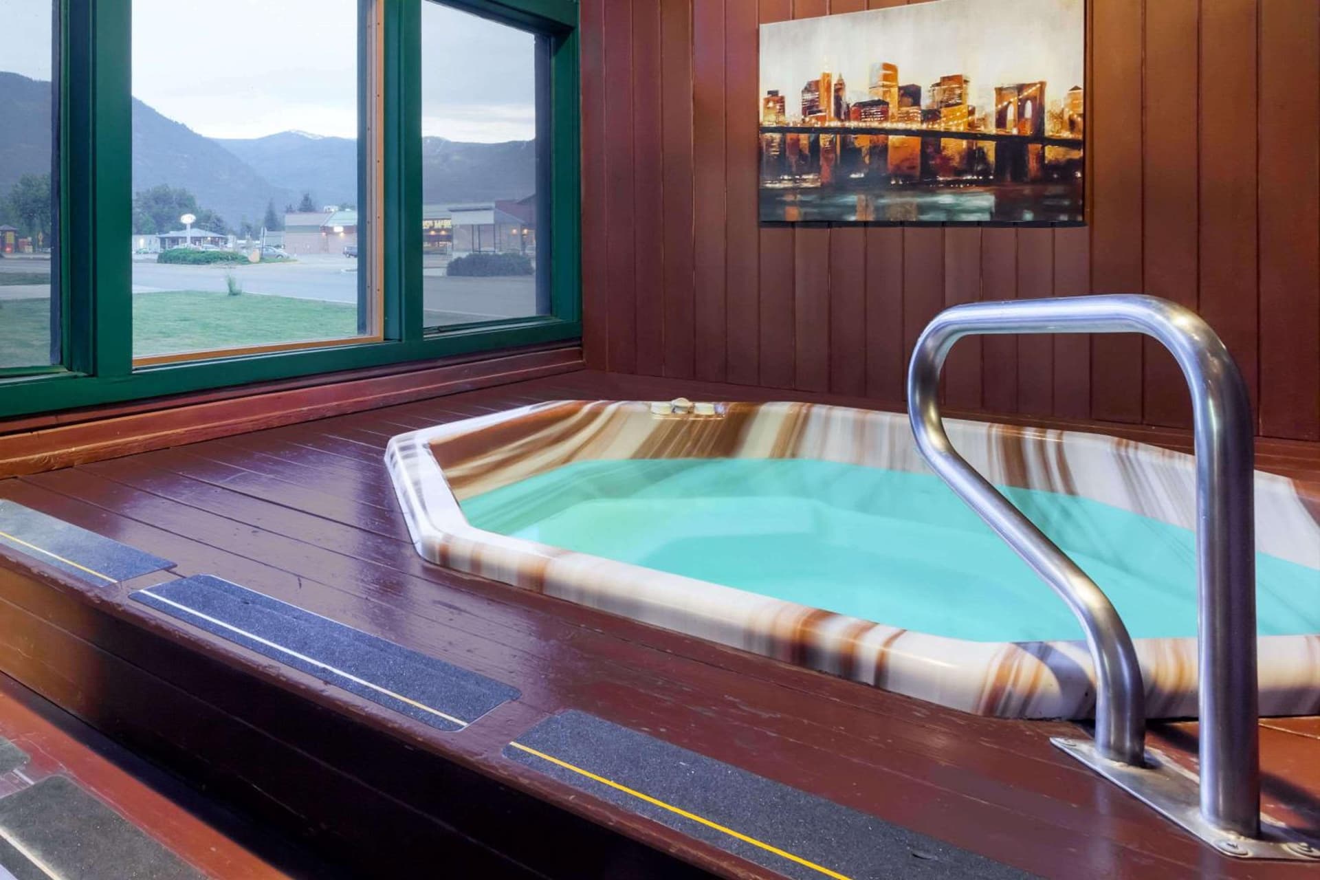Sandpoint Inn property views in Ponderay, ID — gallery photo 3