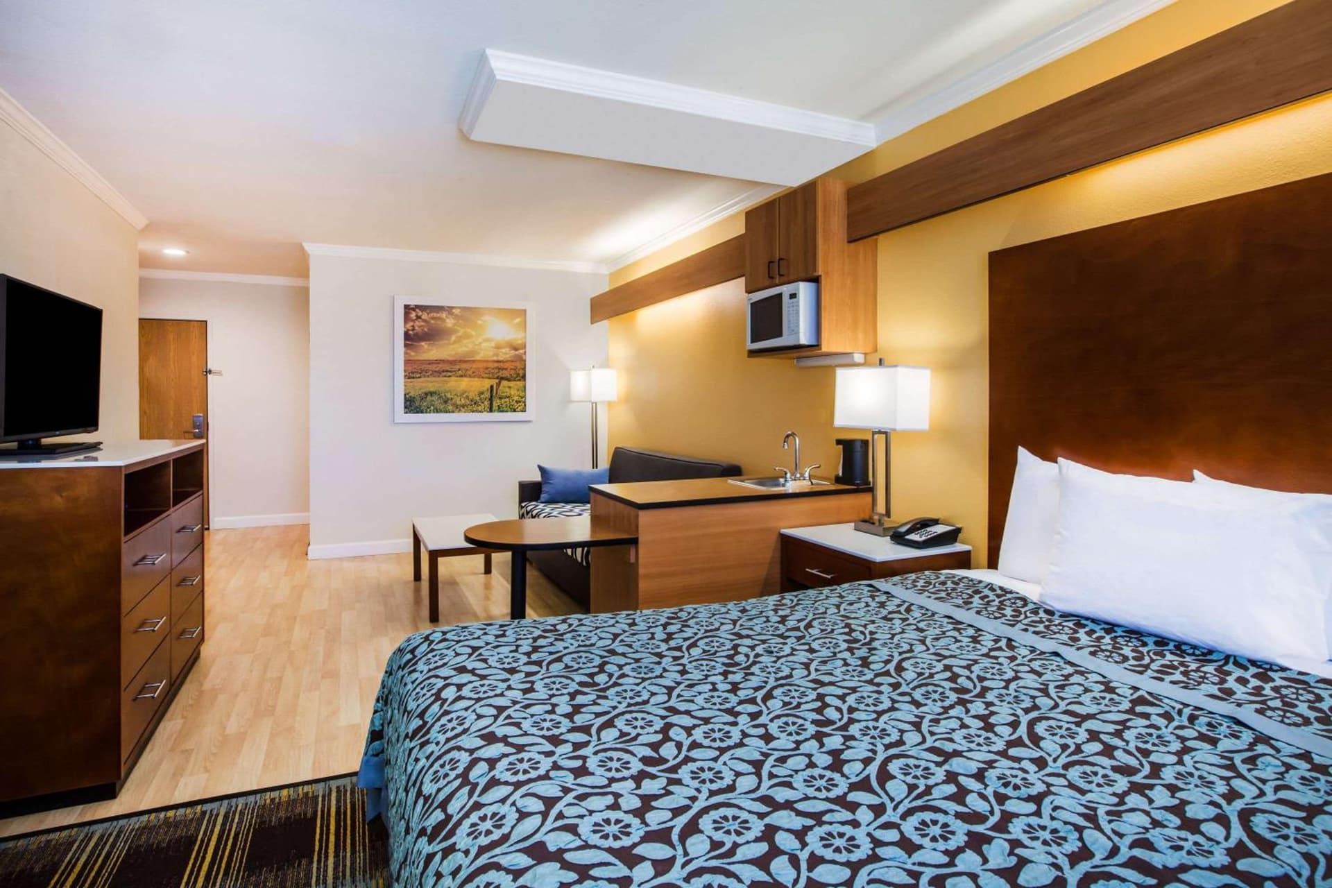 Days Inn & Suites by Wyndham Antioch gallery photo in Antioch, CA — image 7