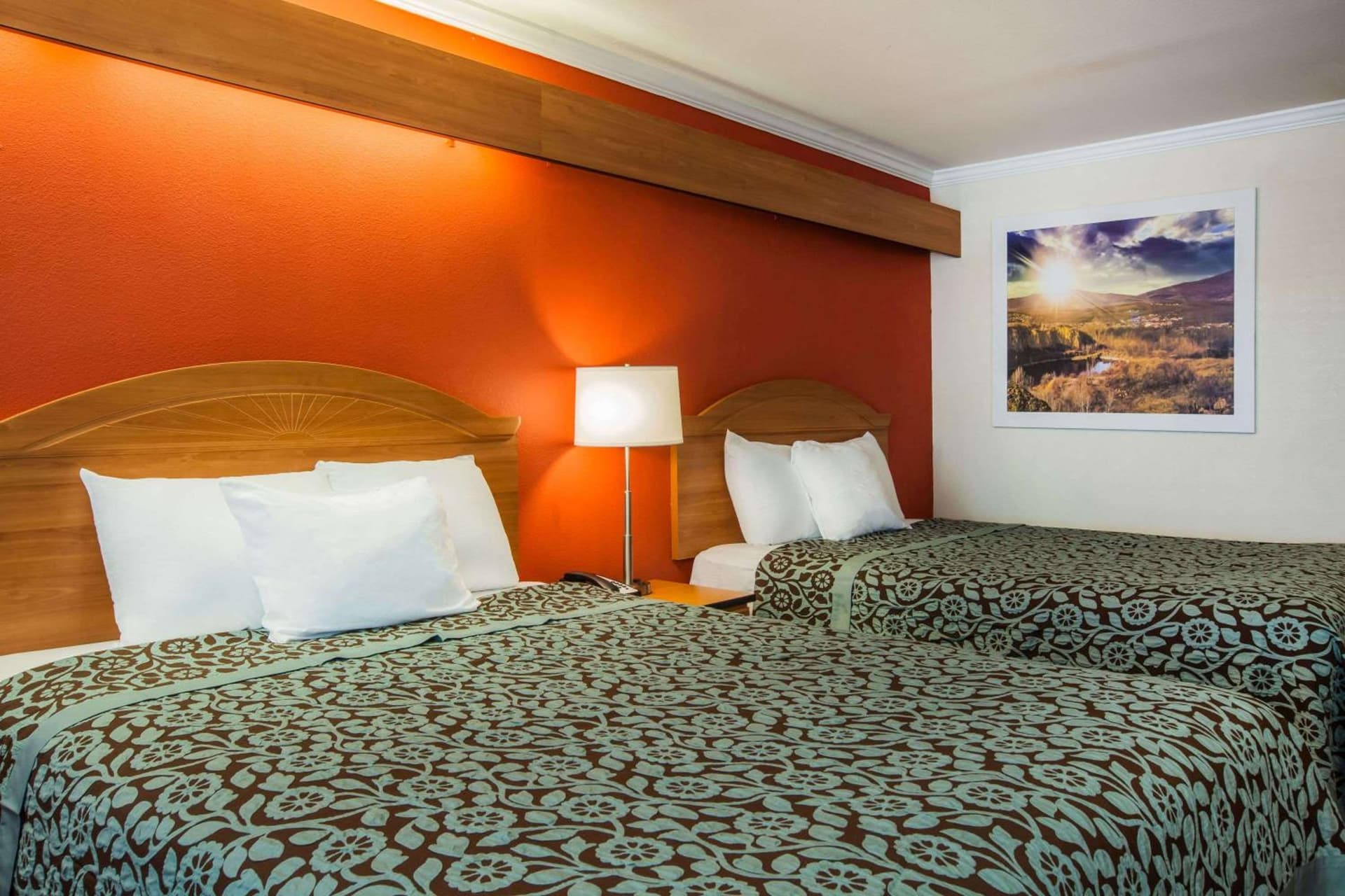 Days Inn & Suites by Wyndham Antioch gallery photo in Antioch, CA — image 22
