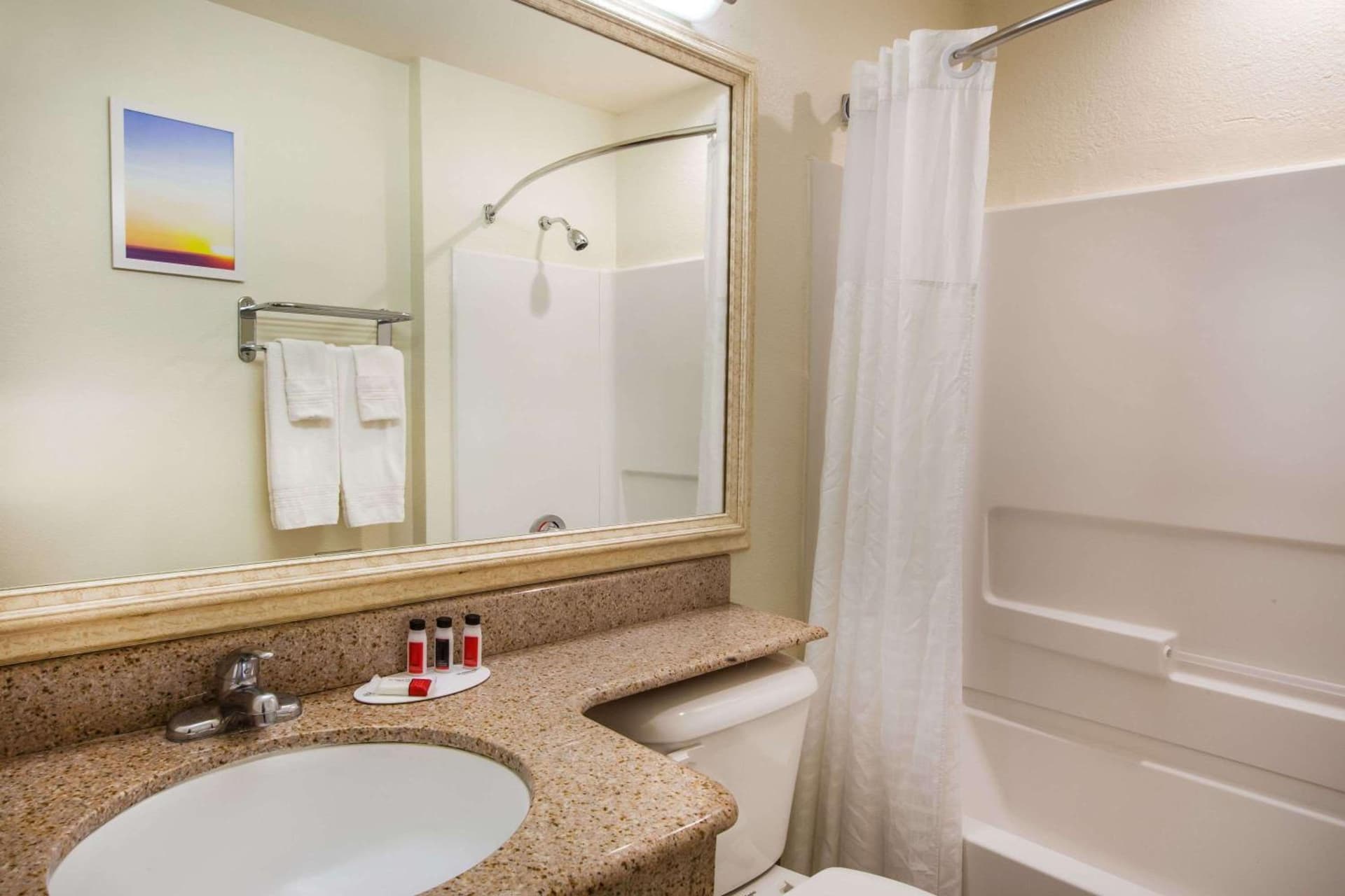 Days Inn & Suites by Wyndham Antioch gallery photo in Antioch, CA — image 29