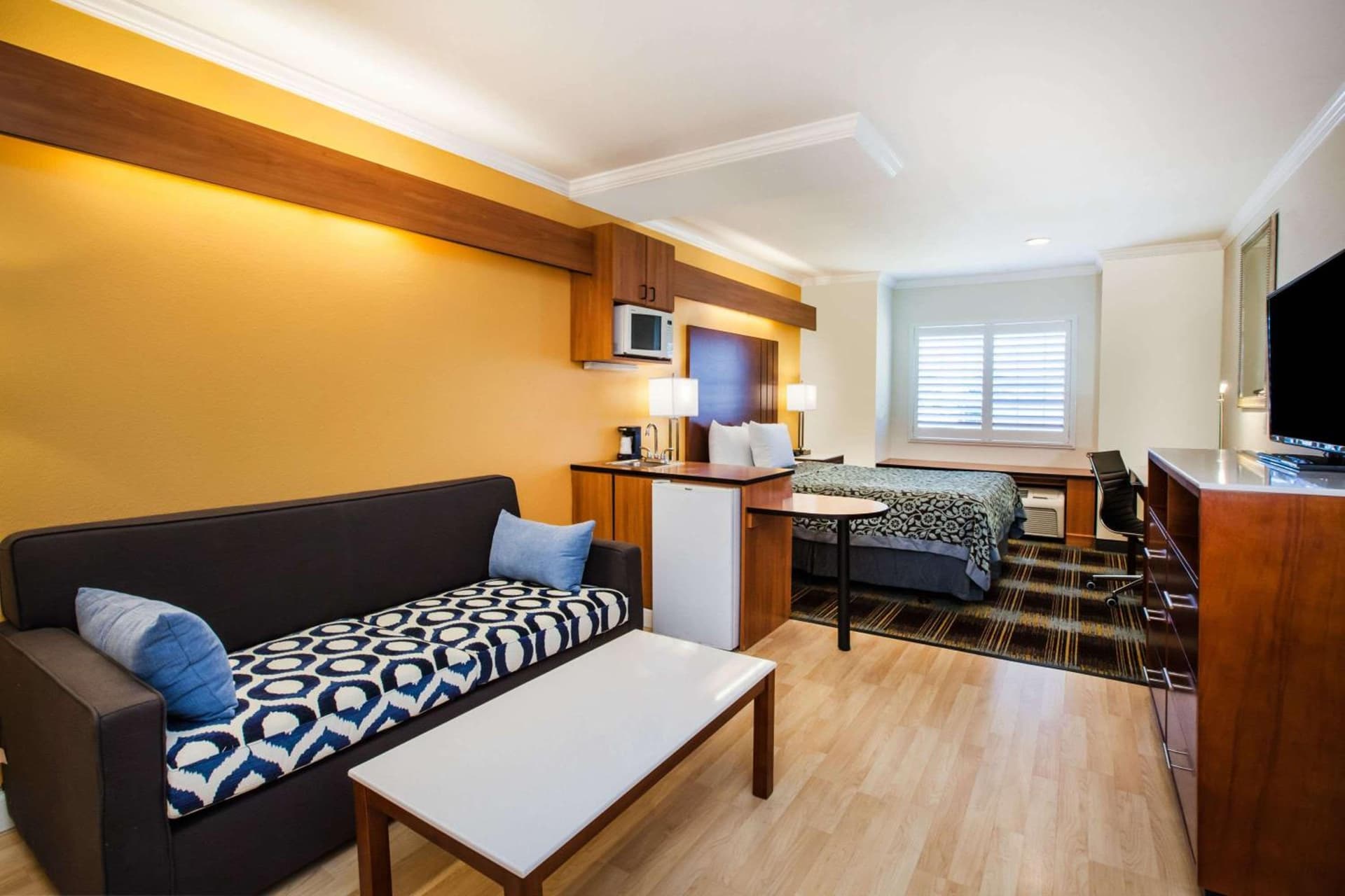 Days Inn & Suites by Wyndham Antioch gallery photo in Antioch, CA — image 14