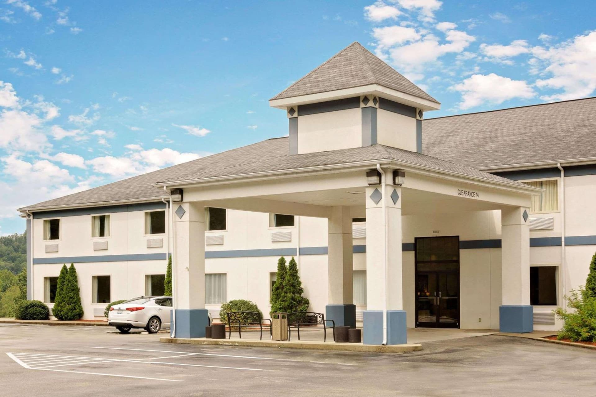 Magnason Hotel featured exterior or lobby in West Liberty, KY — similar hotel
