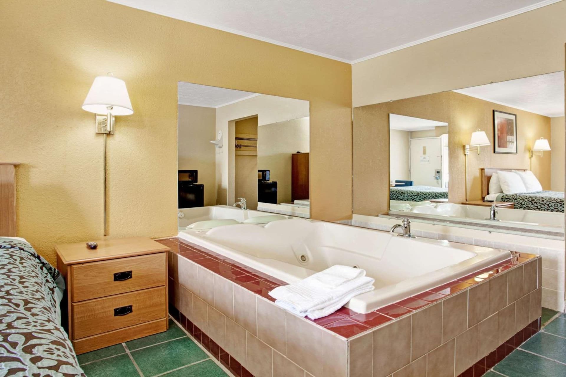 Days Inn by Wyndham Knoxville West property views in Knoxville, TN — gallery photo 3