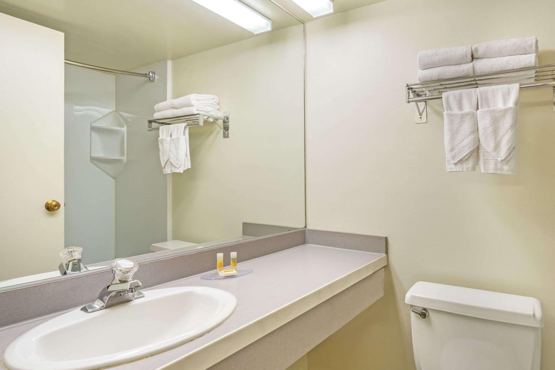 Days Inn & Suites by Wyndham Logan gallery photo in Logan, UT — image 12