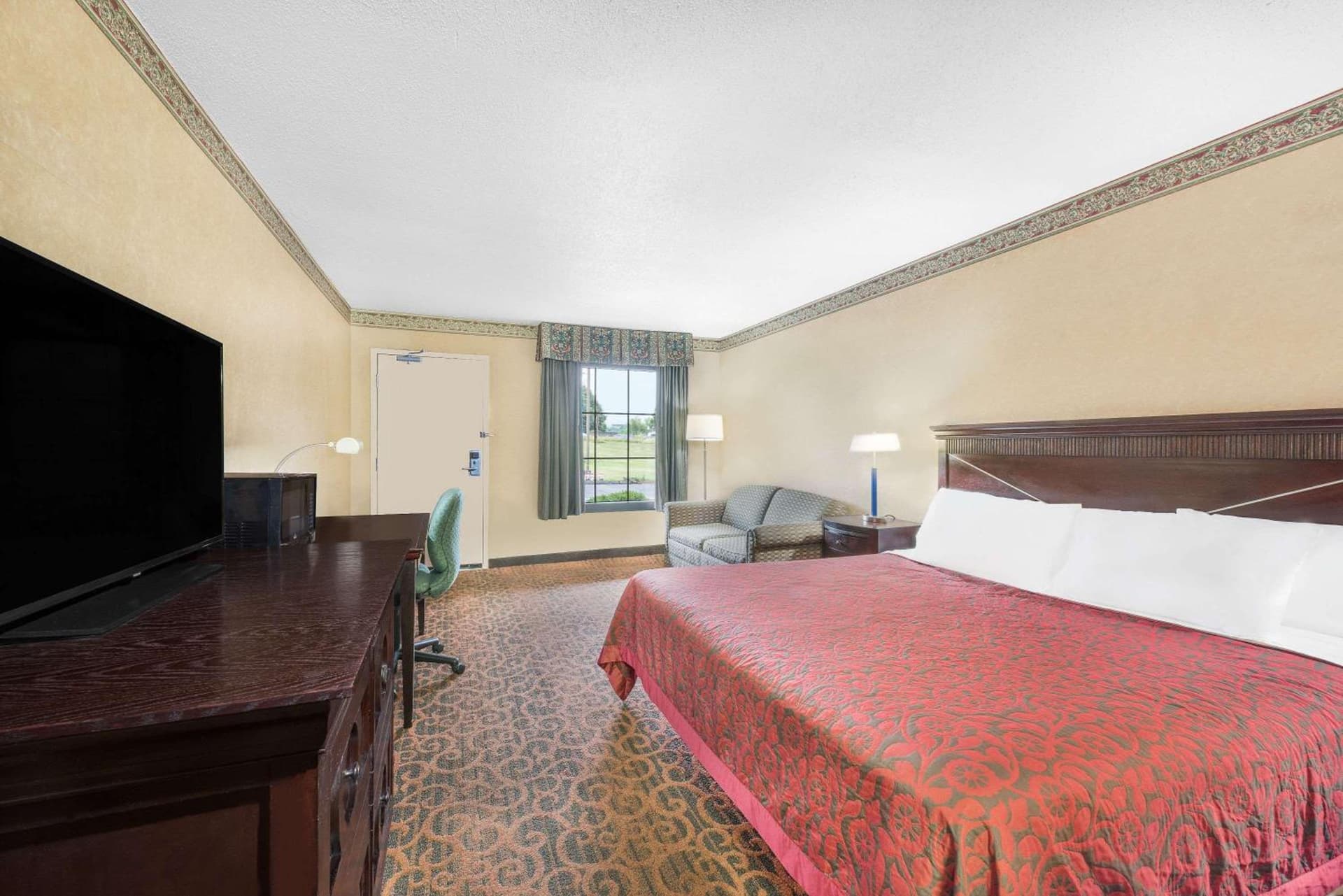 Days Inn & Suites by Wyndham York gallery photo in York, PA — image 24