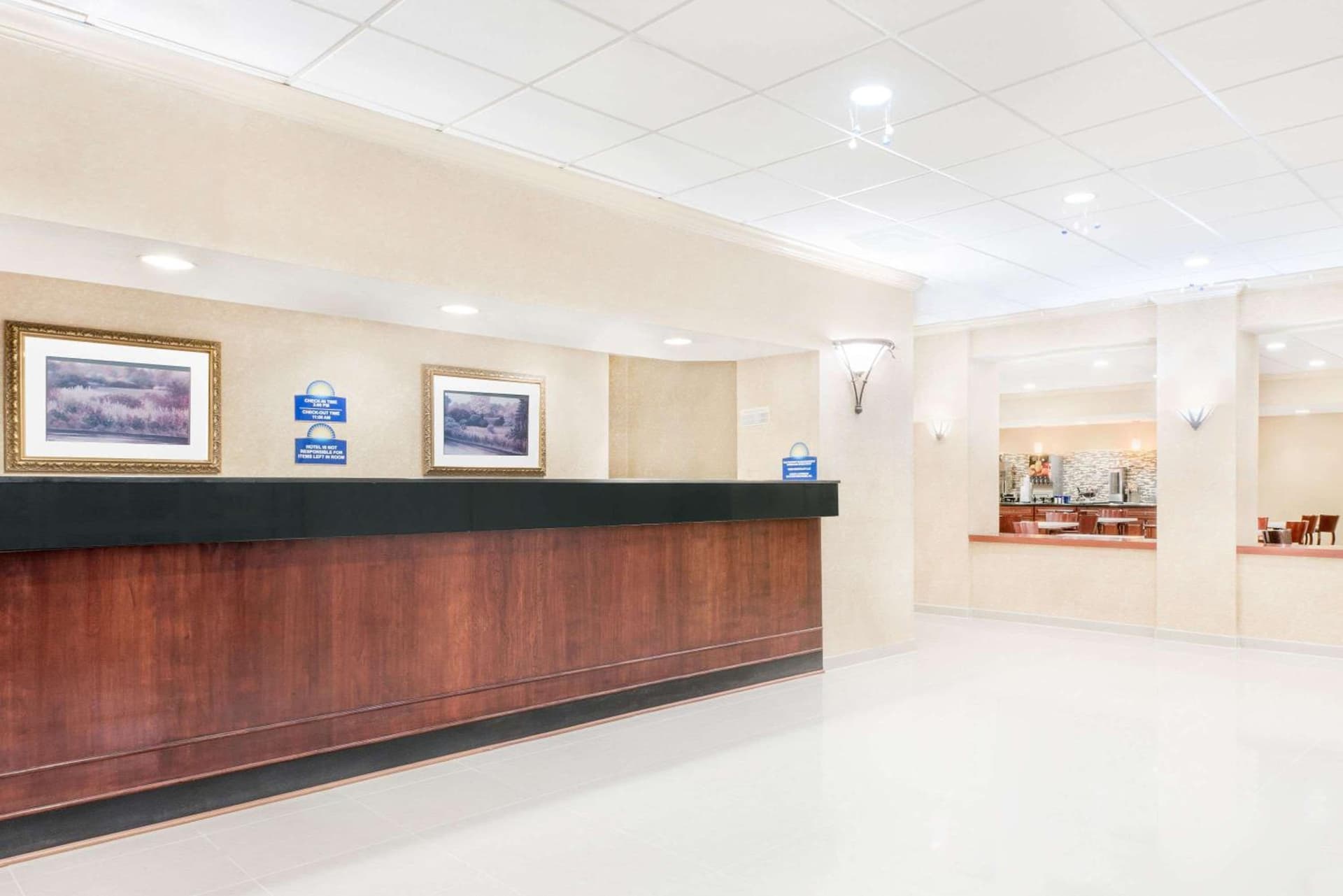 Days Inn & Suites by Wyndham York gallery photo in York, PA — image 16