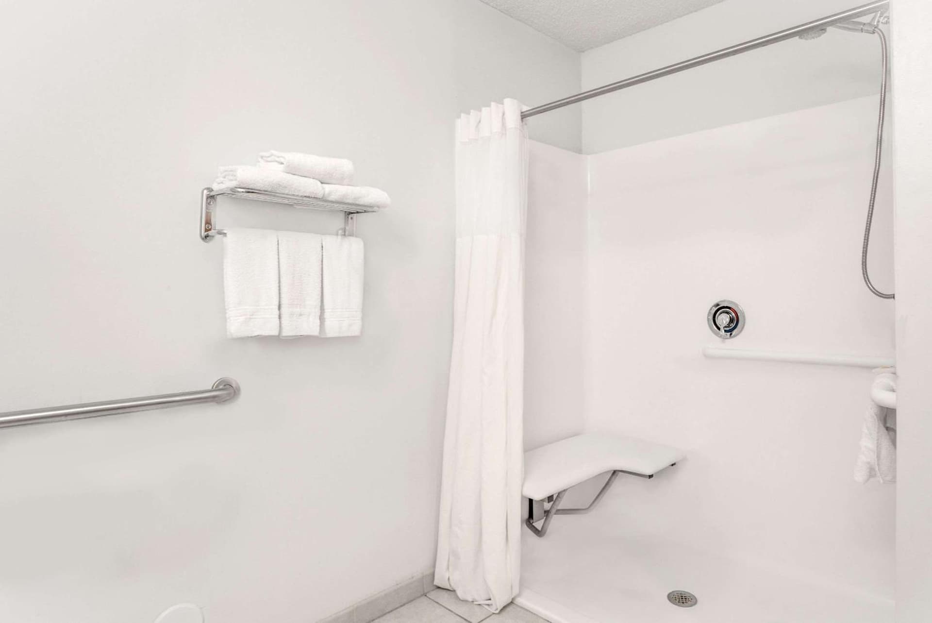 Days Inn by Wyndham Greensboro NC gallery photo in Greensboro, NC — image 31