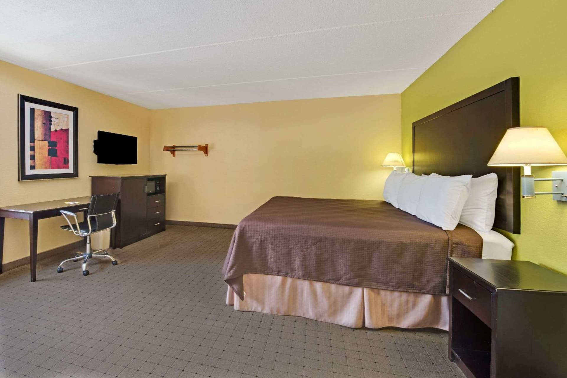 Days Inn & Suites by Wyndham DeSoto gallery photo in DeSoto, TX — image 12
