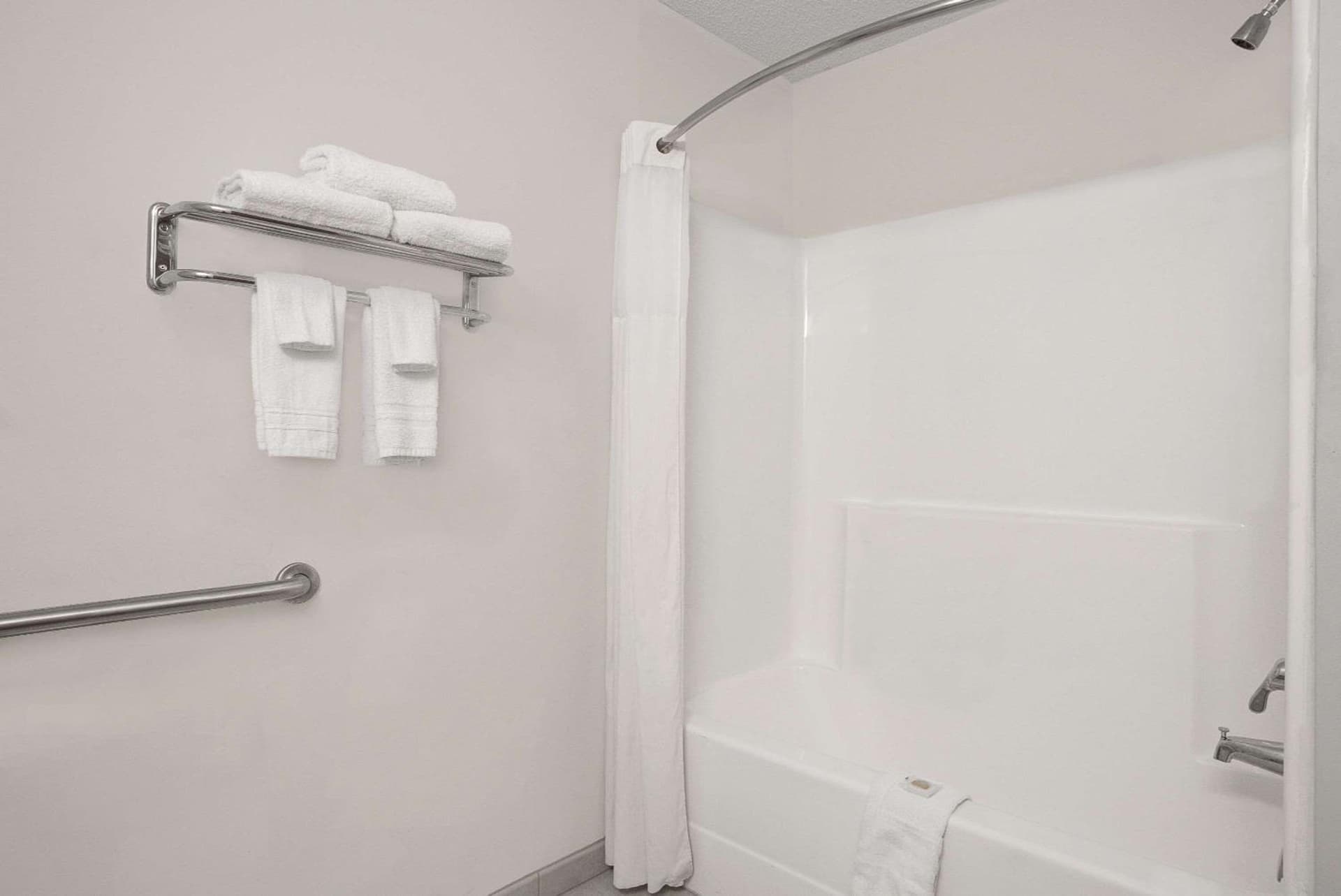 Days Inn by Wyndham Greensboro NC gallery photo in Greensboro, NC — image 19