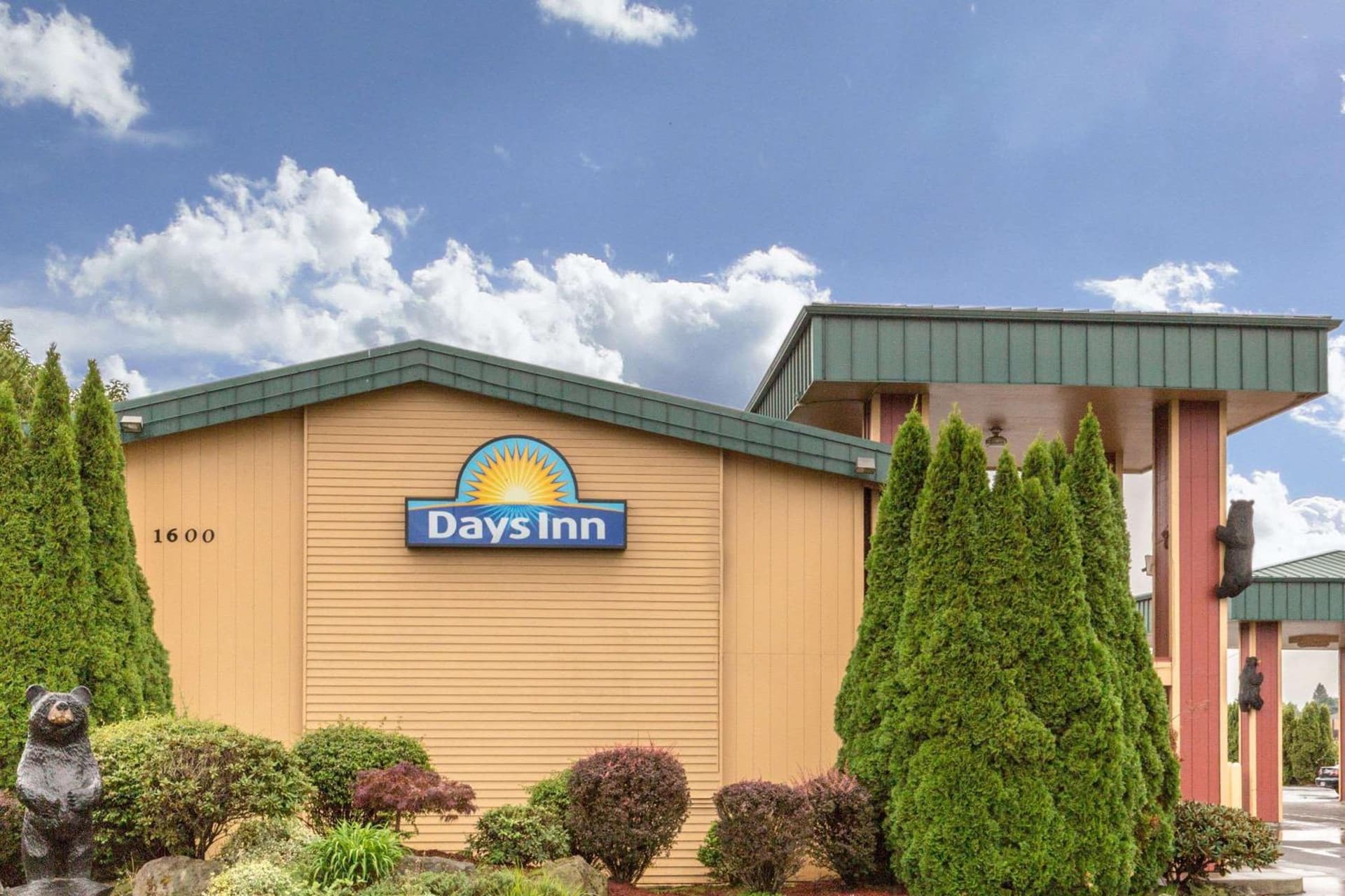 Days Inn by Wyndham Black Bear featured exterior or lobby in Salem, OR — similar hotel