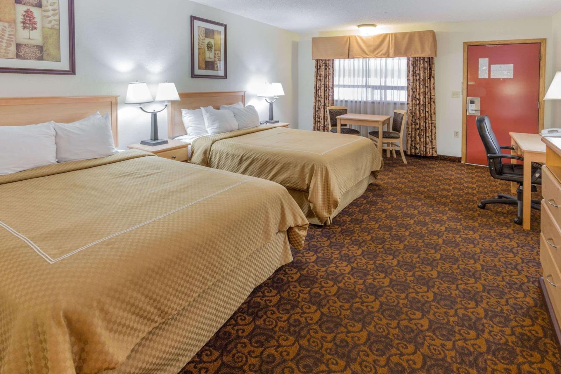 Days Inn by Wyndham Black Bear gallery photo in Salem, OR — image 9