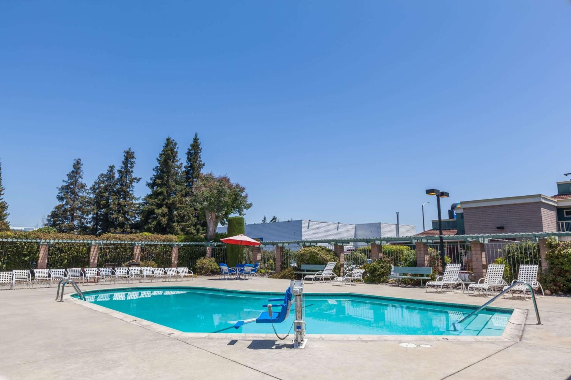 Days Inn & Suites by Wyndham Sunnyvale property views in Sunnyvale, CA — gallery photo 3