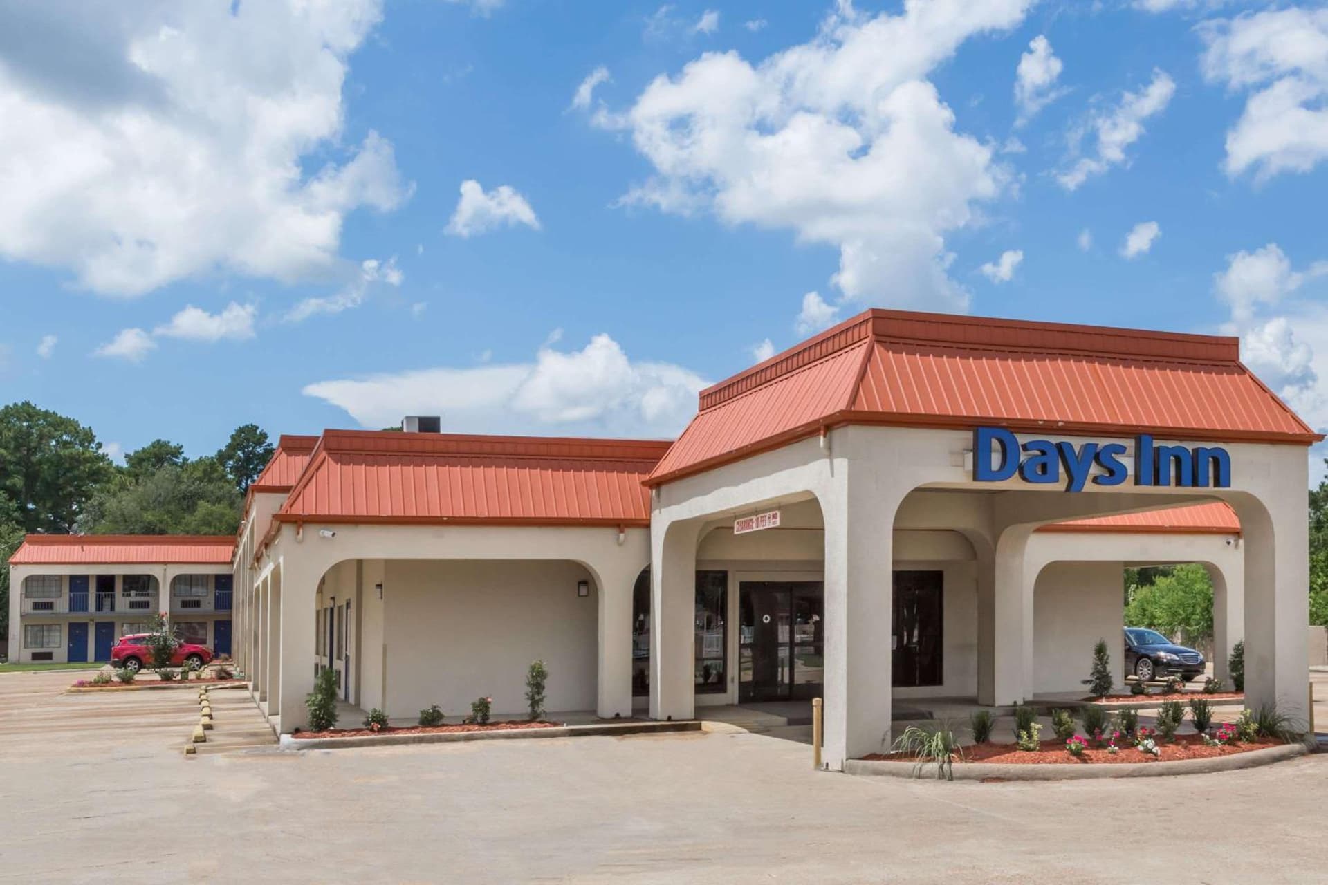 Days Inn by Wyndham Pearl/Jackson Airport featured exterior or lobby in Pearl, MS — similar hotel